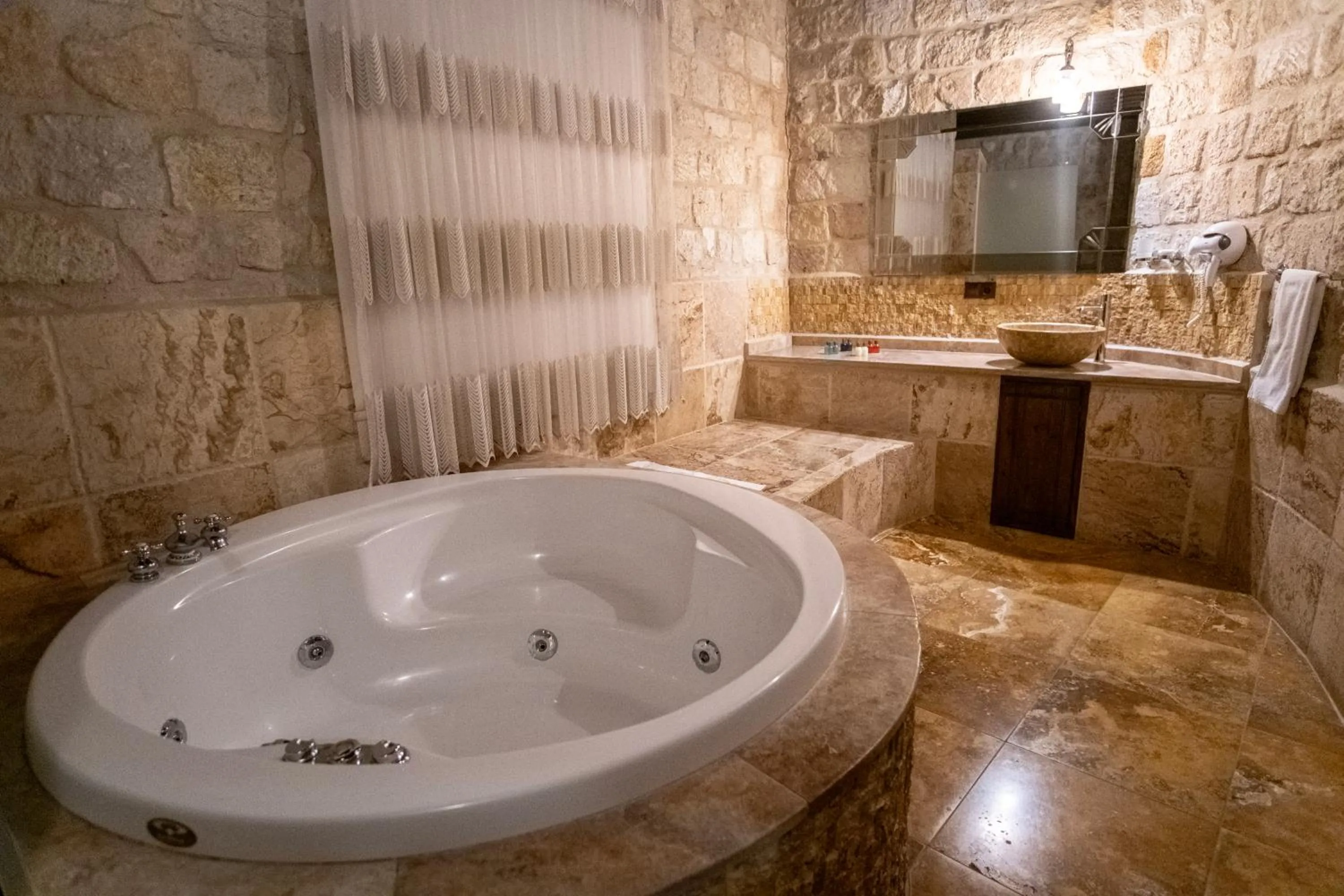 Bathroom in Kemerhan Cave Suites