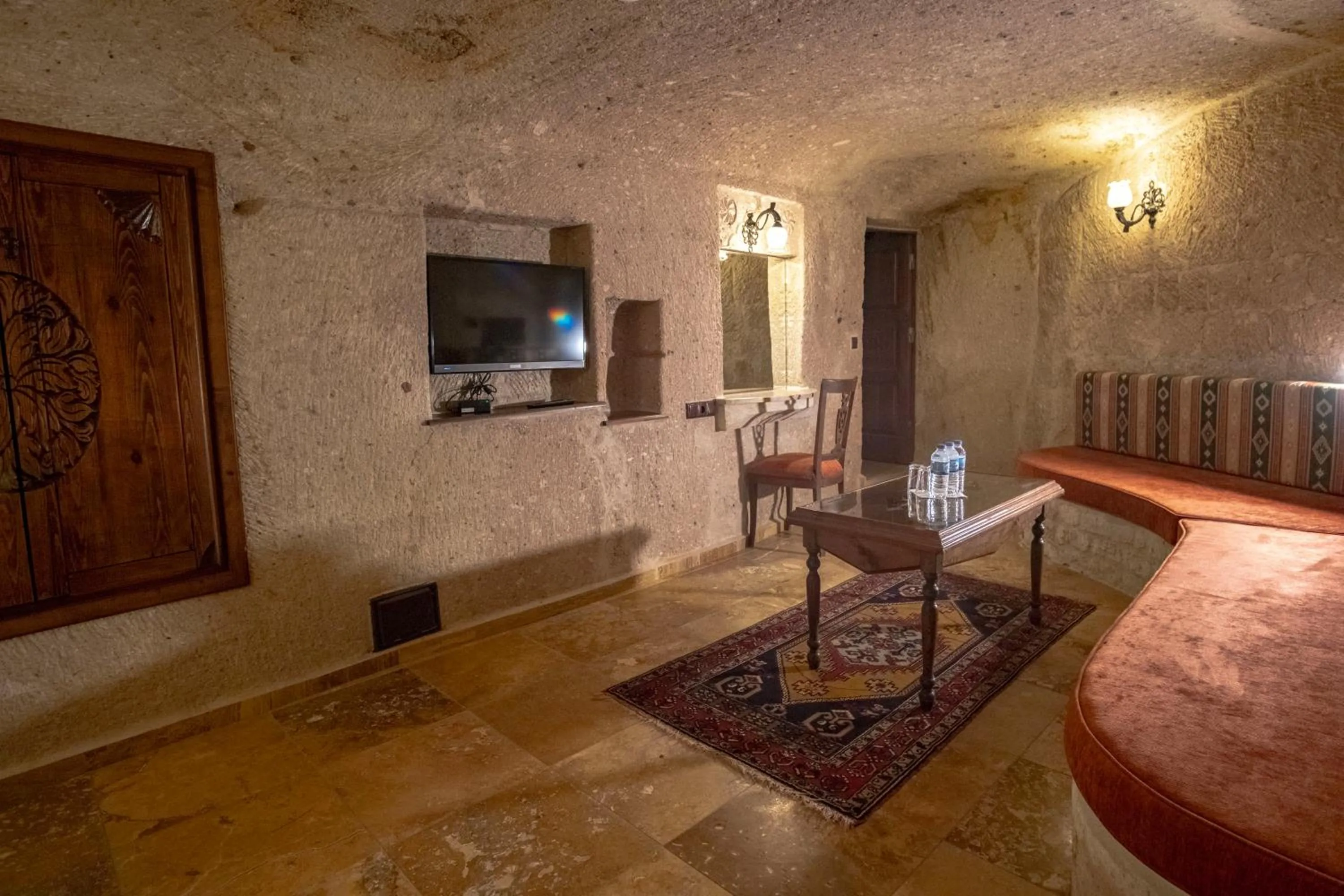 TV and multimedia in Kemerhan Cave Suites