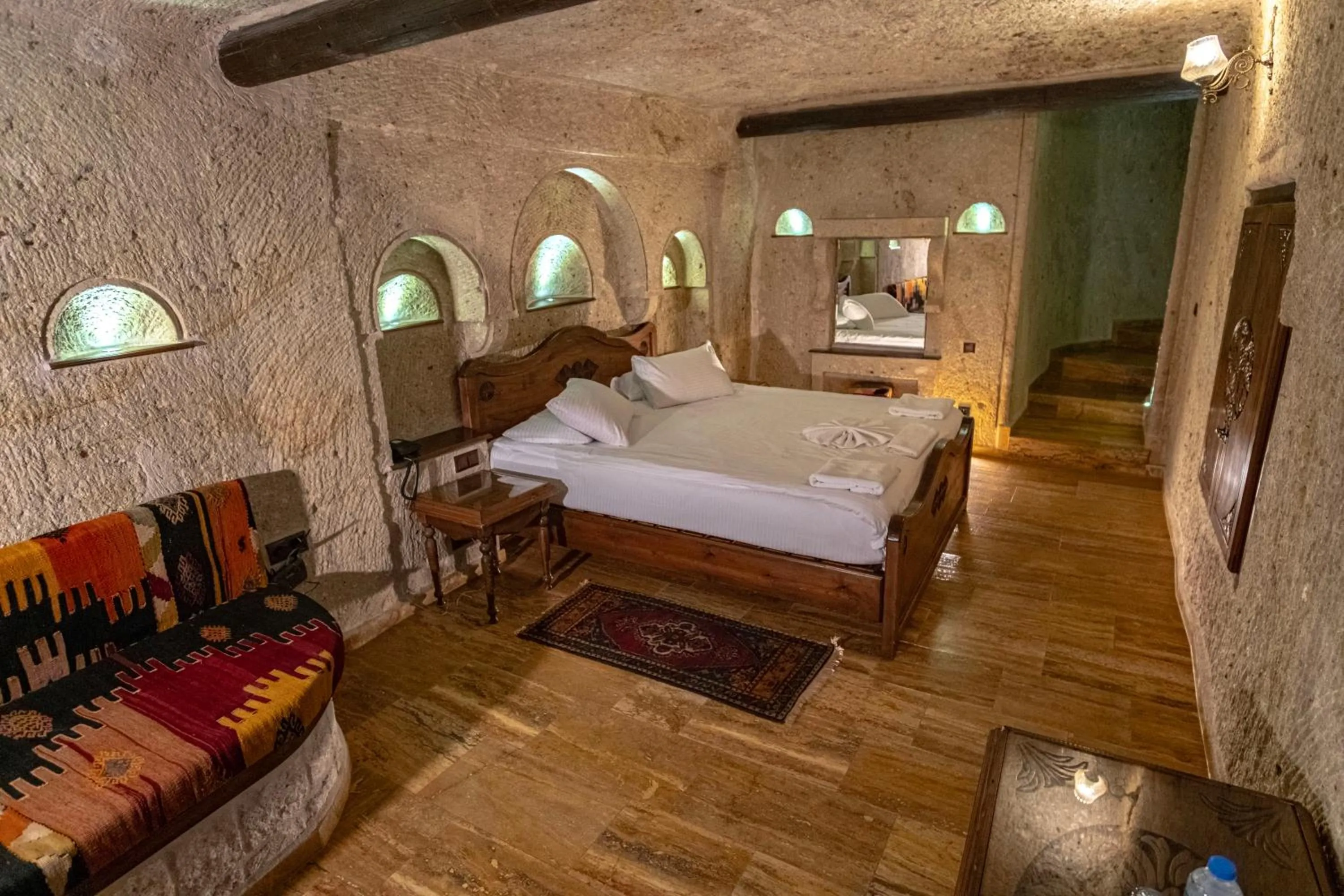 Living room, Bed in Kemerhan Cave Suites