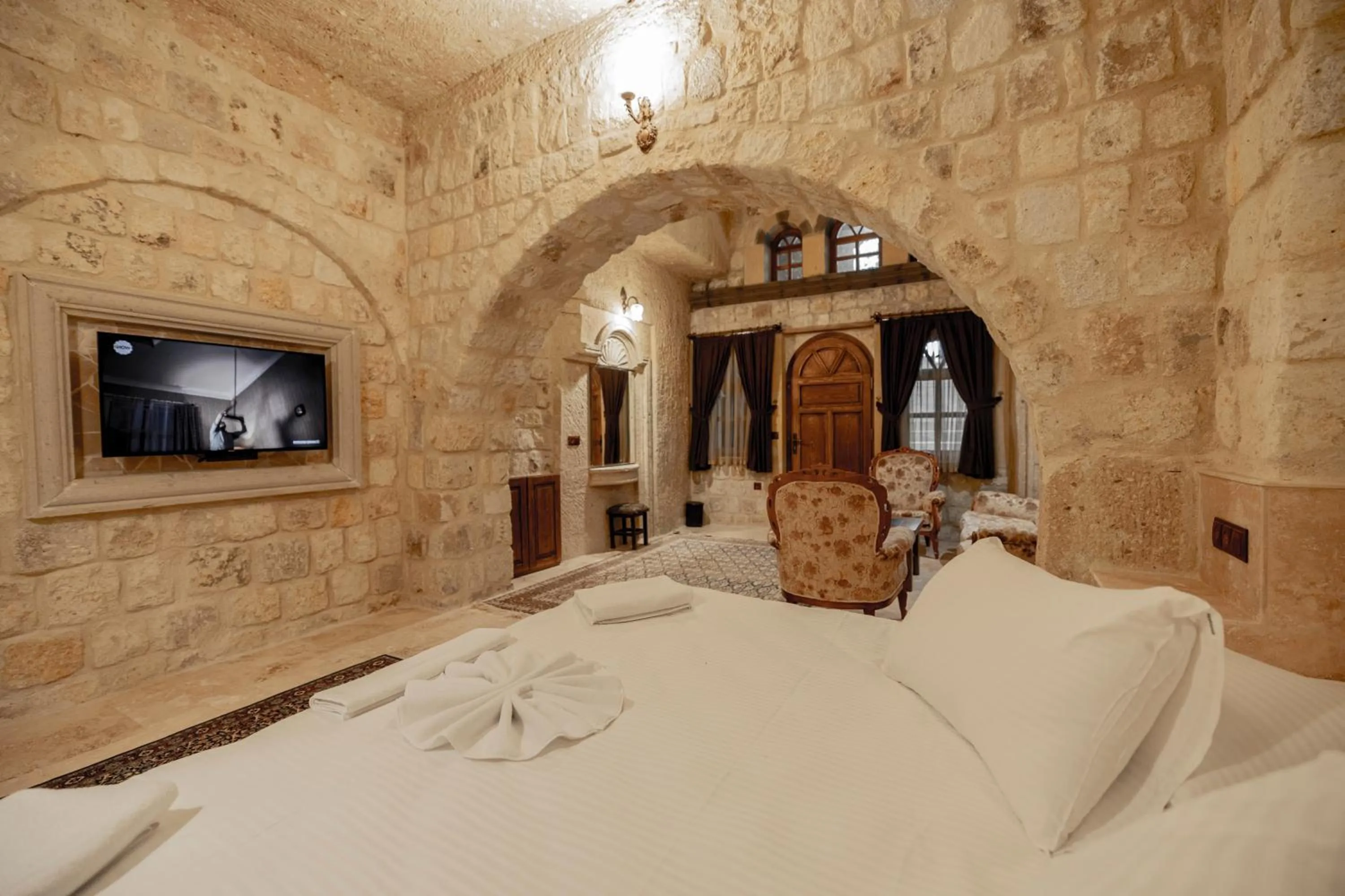 Bed in Kemerhan Cave Suites