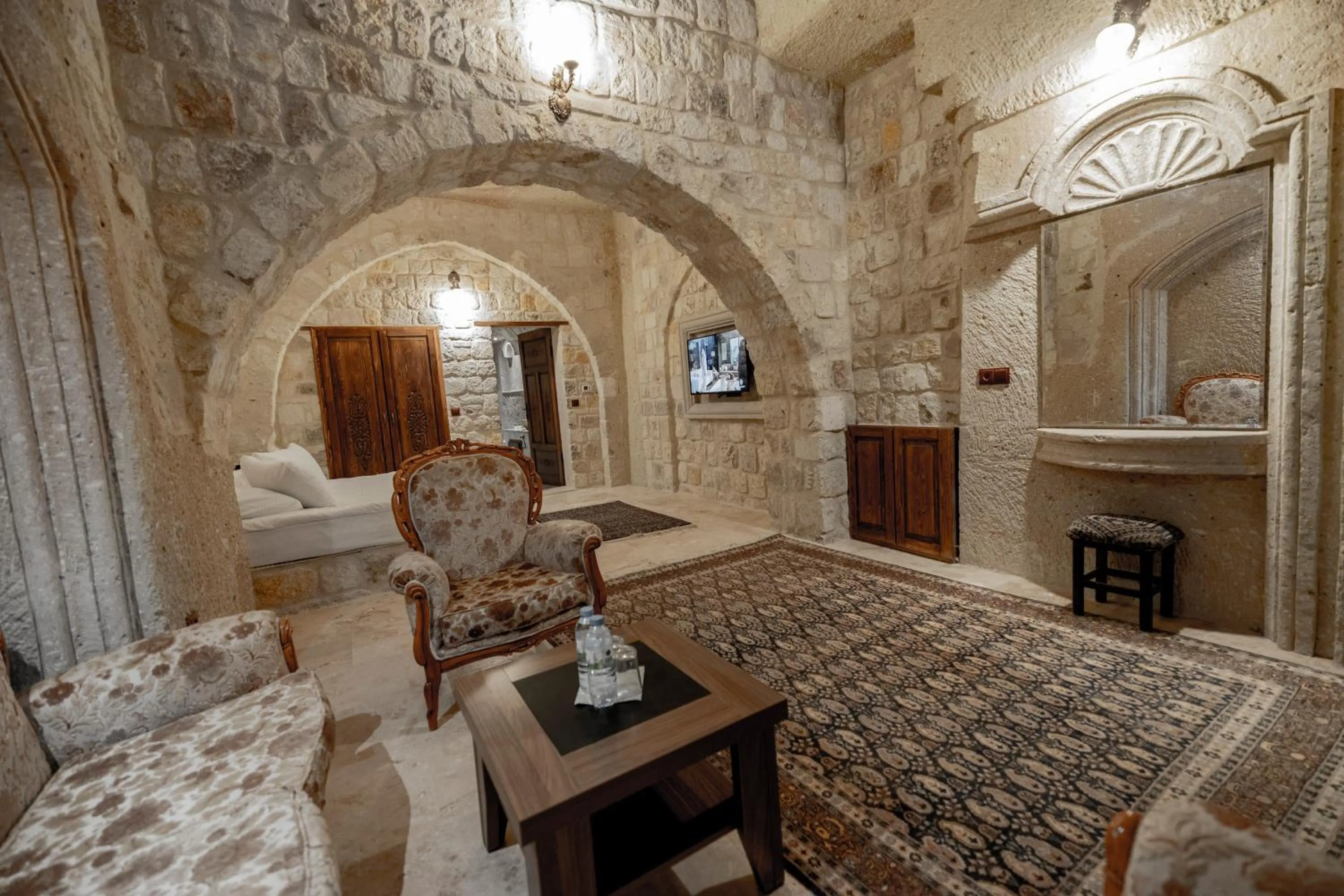 Bed in Kemerhan Cave Suites