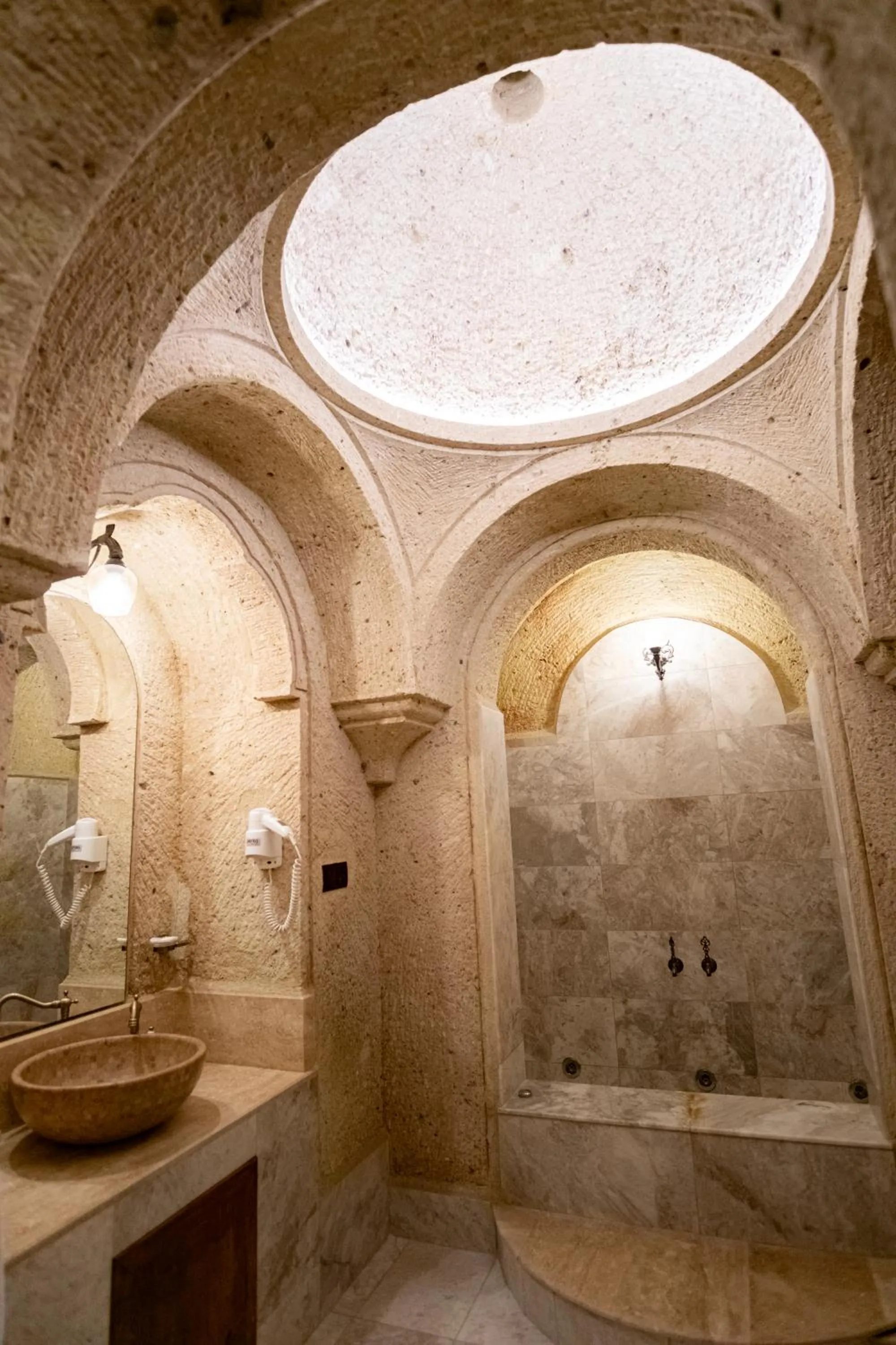 Shower in Kemerhan Cave Suites