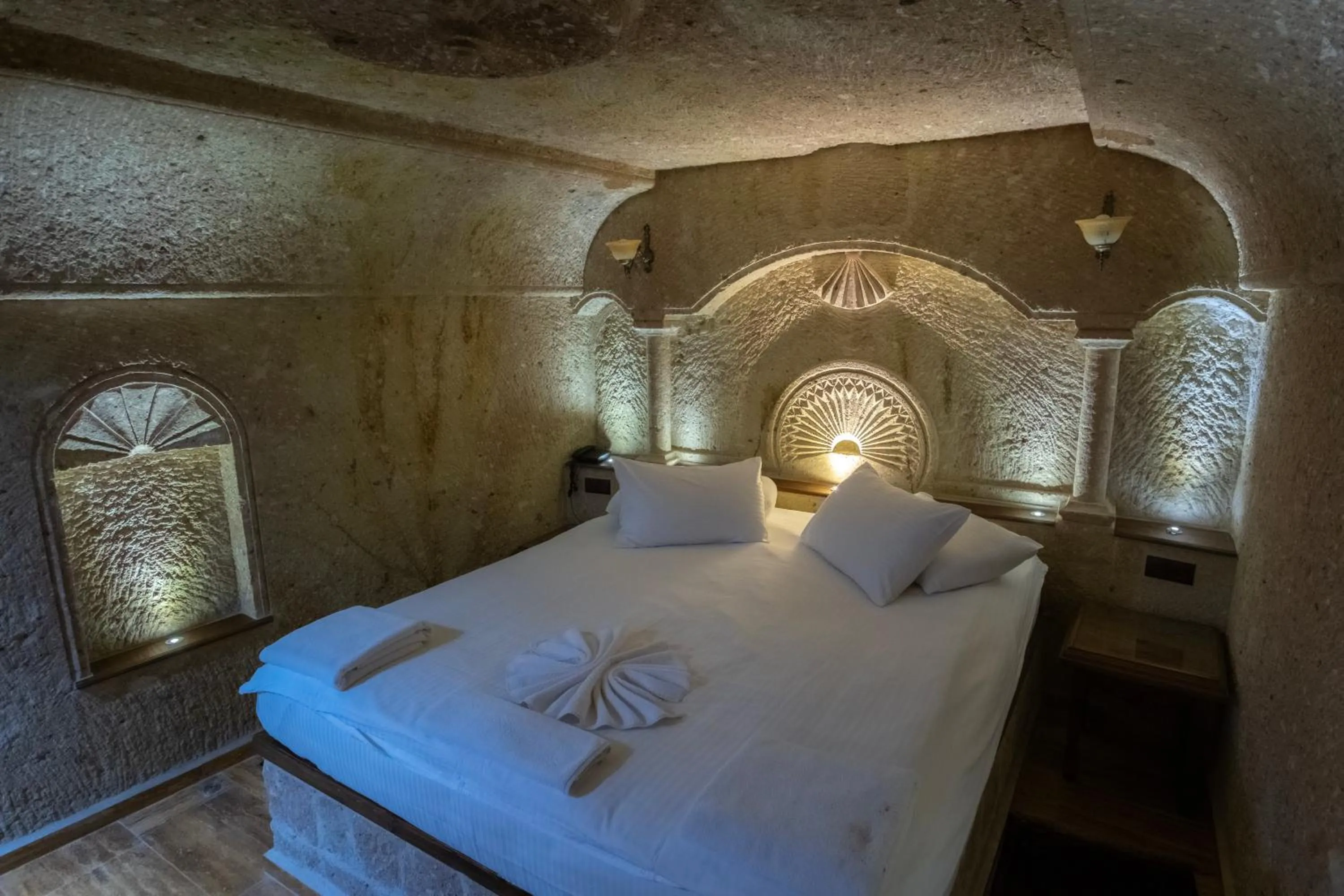 Bed in Kemerhan Cave Suites
