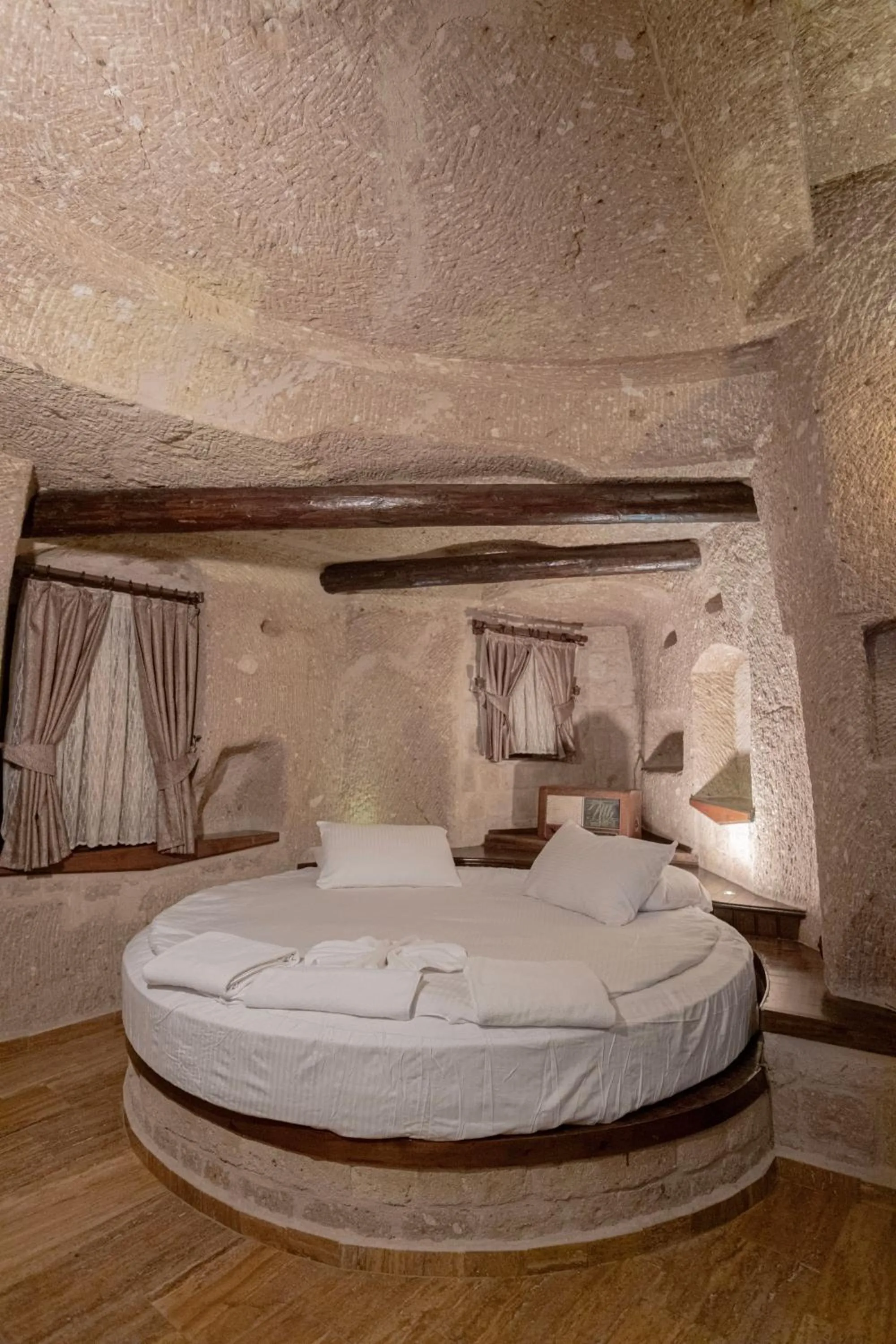 Bed in Kemerhan Cave Suites