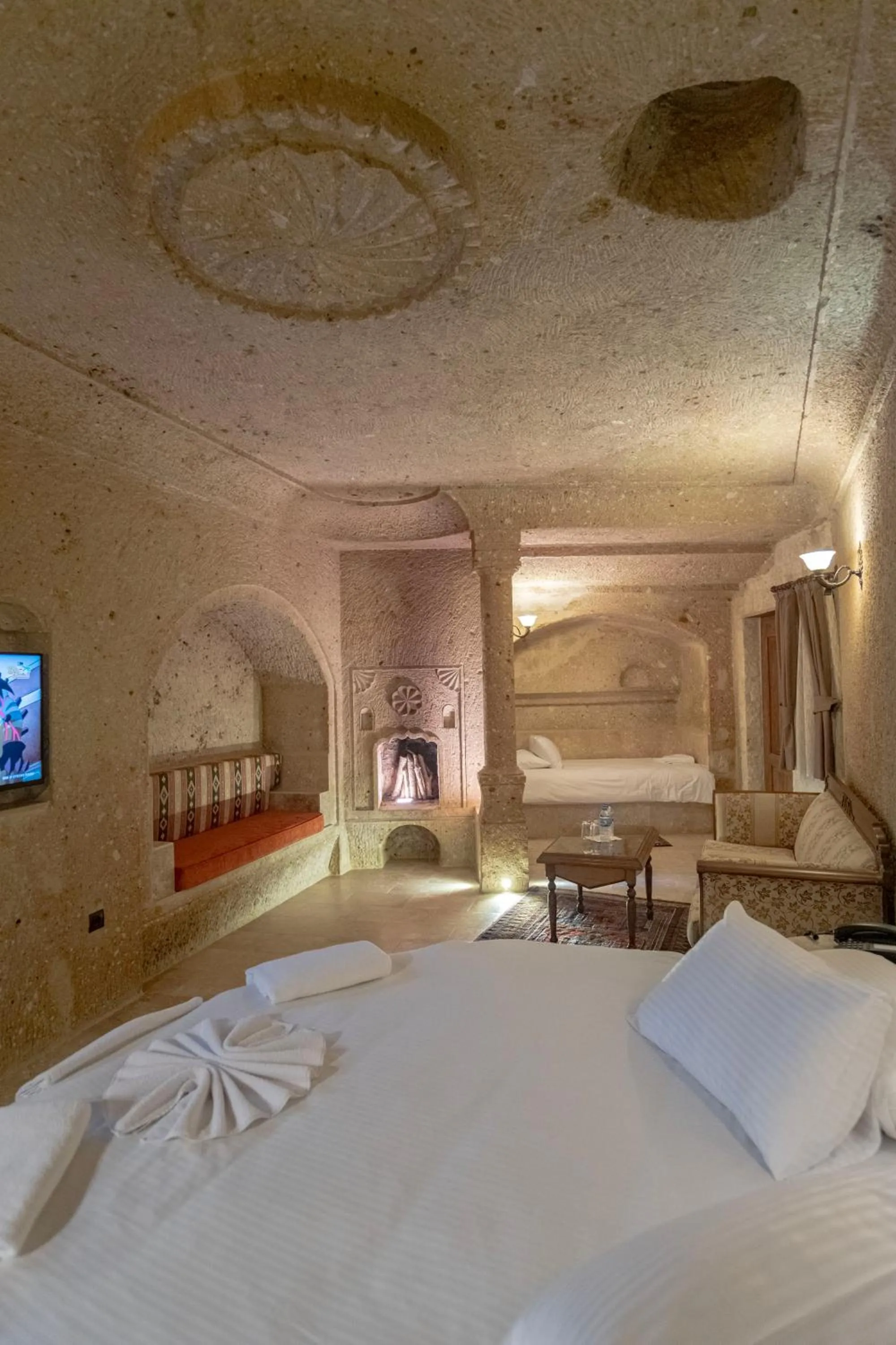 Bed in Kemerhan Cave Suites