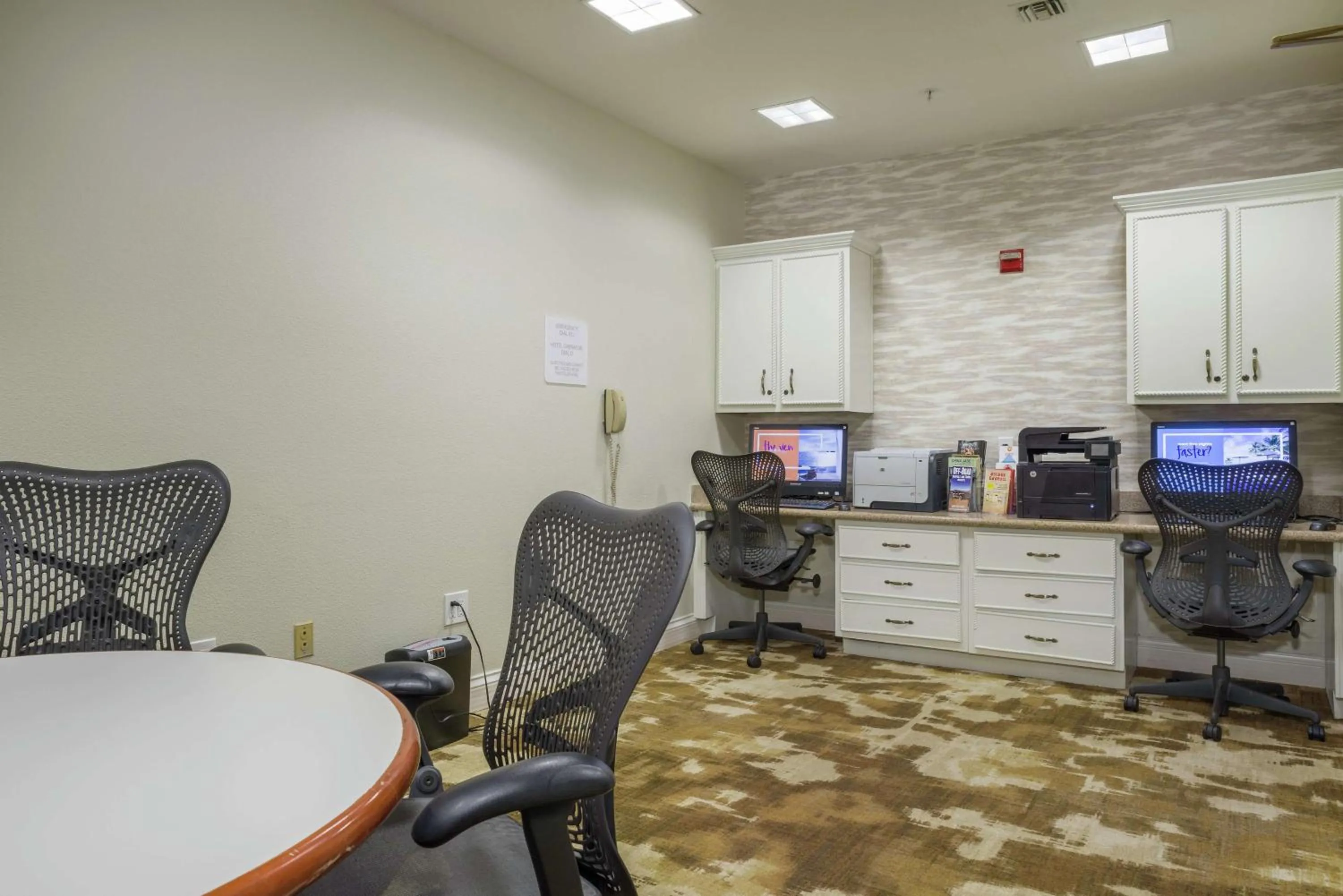 Business facilities in Hilton Garden Inn Phoenix Airport