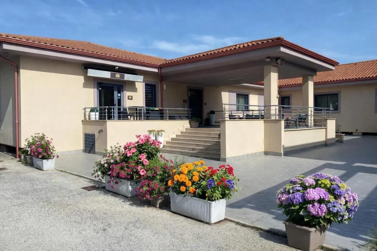 Property building in Hotel 325 Tor Vergata Property building in Hotel 325 Tor Vergata