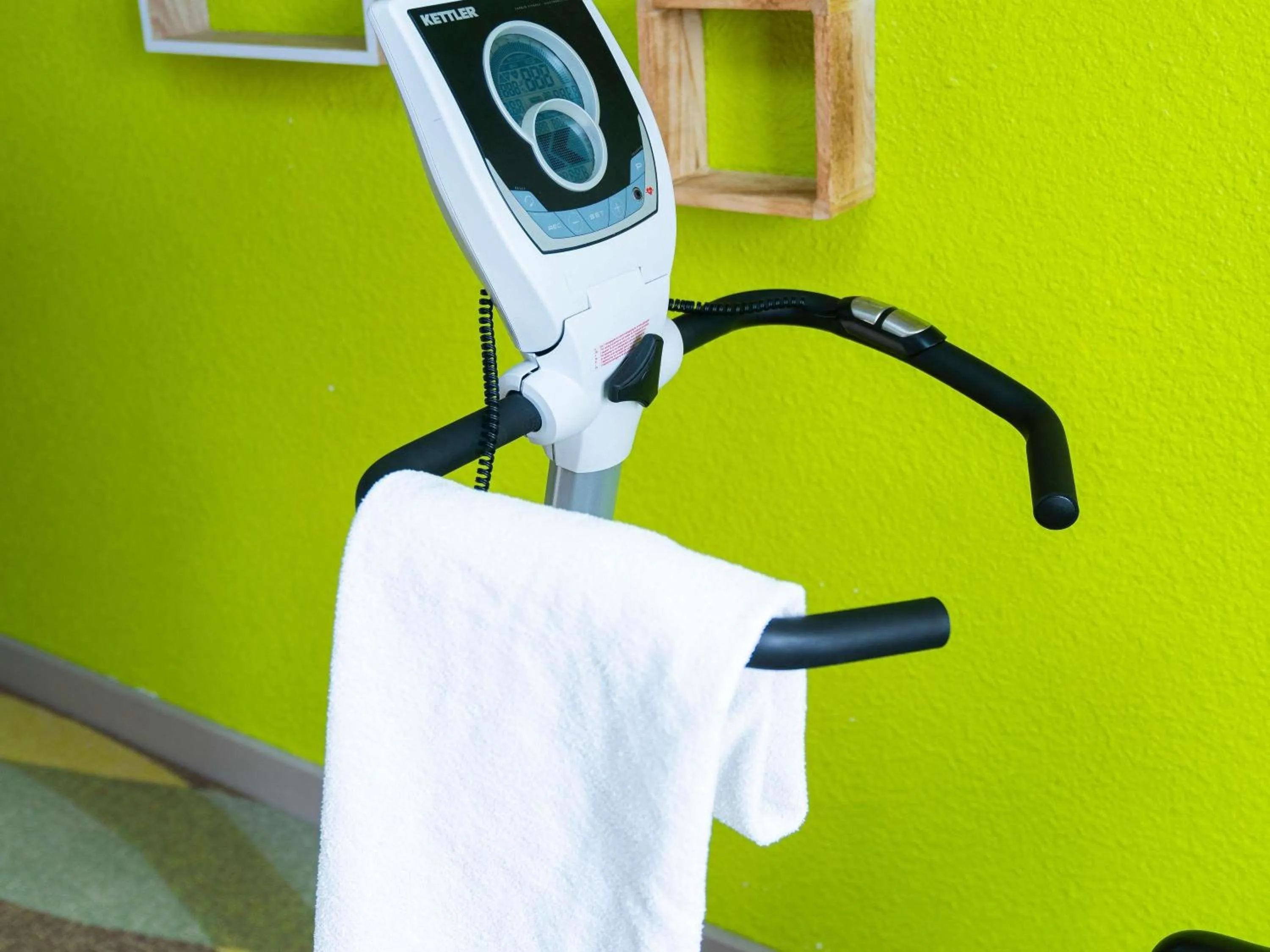 Fitness centre/facilities in ibis Styles Gien