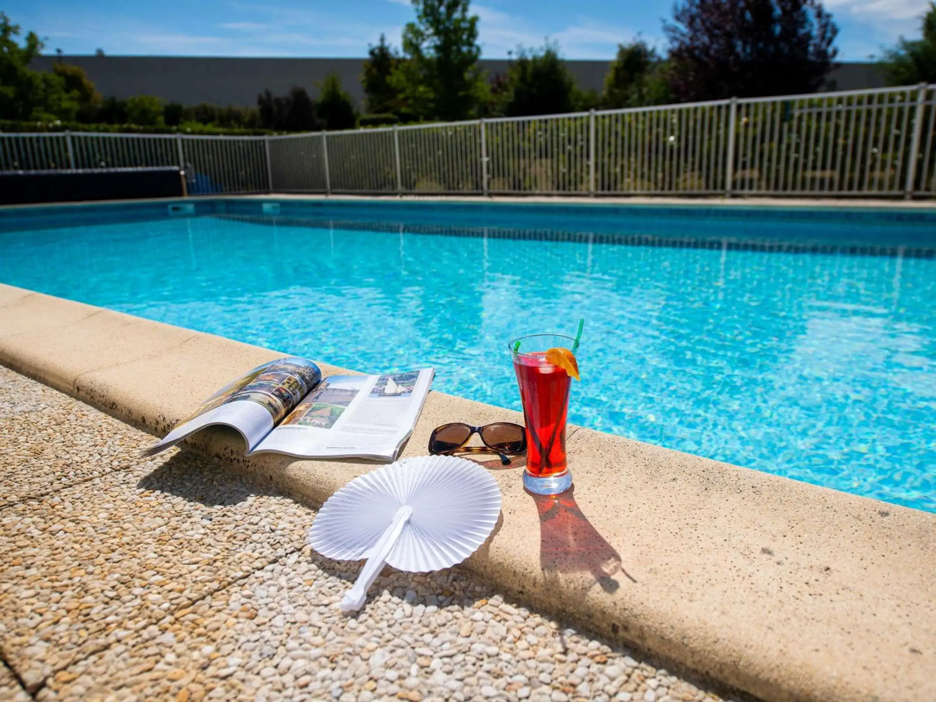 Pool view in ibis Styles Gien Pool view in ibis Styles Gien