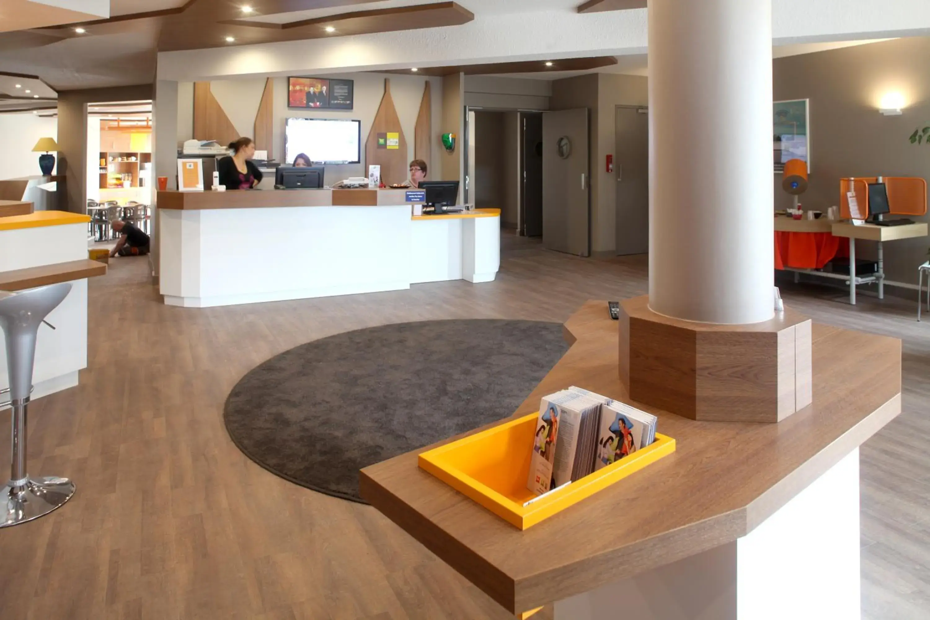 Lobby or reception in ibis Styles Gien Lobby or reception in ibis Styles Gien