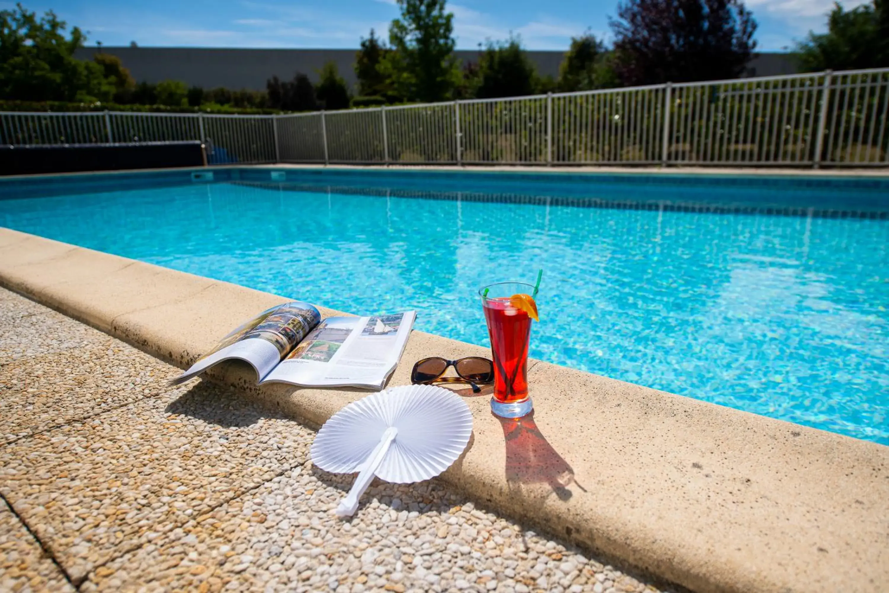 Swimming pool in ibis Styles Gien Swimming pool in ibis Styles Gien