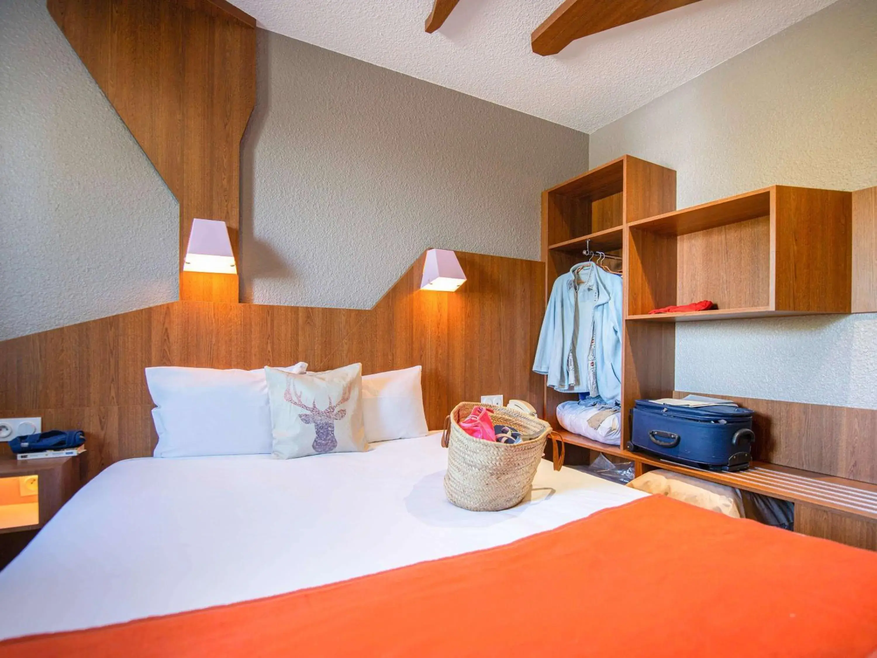 Bedroom, Bed in ibis Styles Gien Bedroom, Bed in ibis Styles Gien