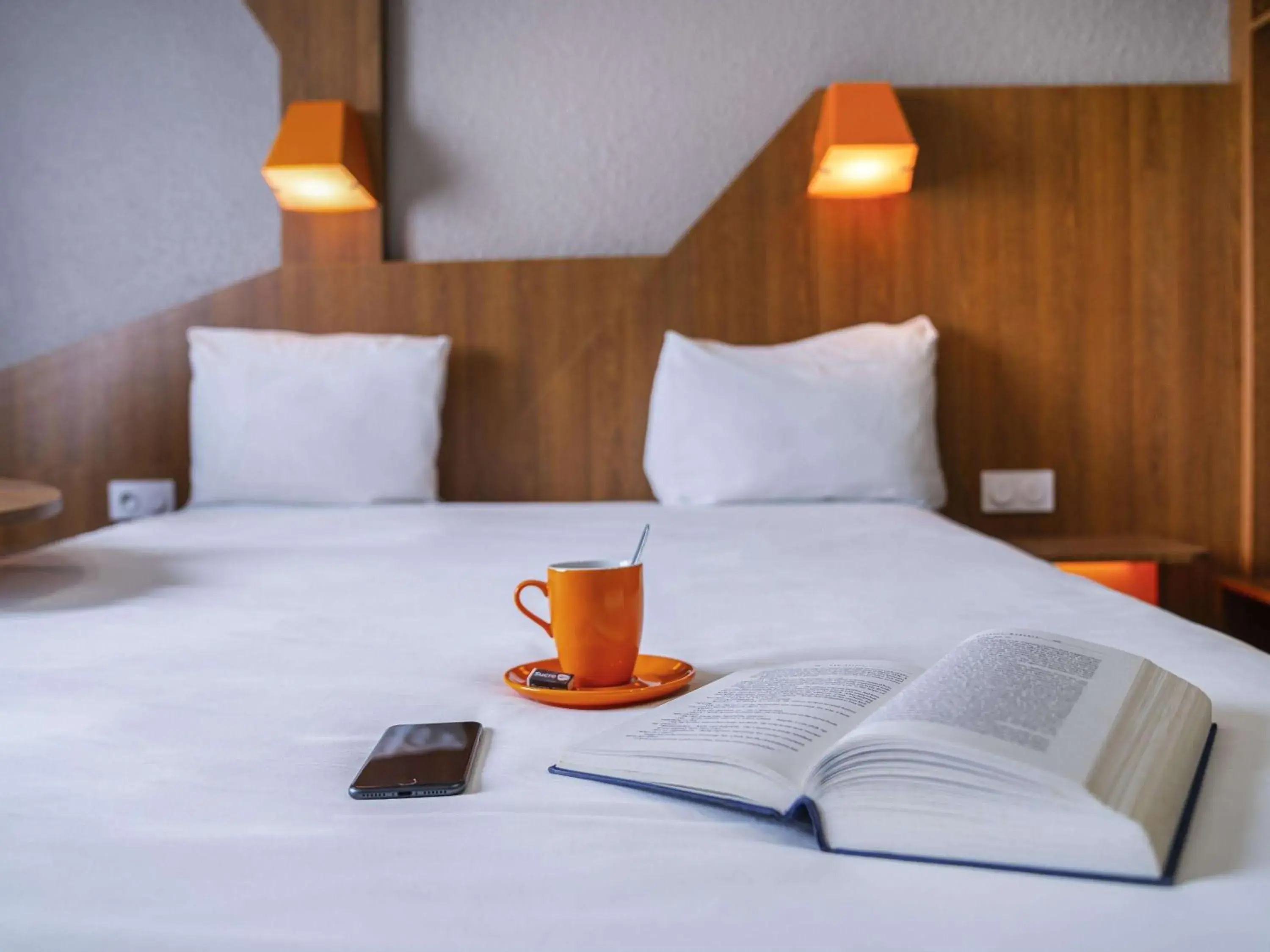 Photo of the whole room, Bed in ibis Styles Gien Photo of the whole room, Bed in ibis Styles Gien
