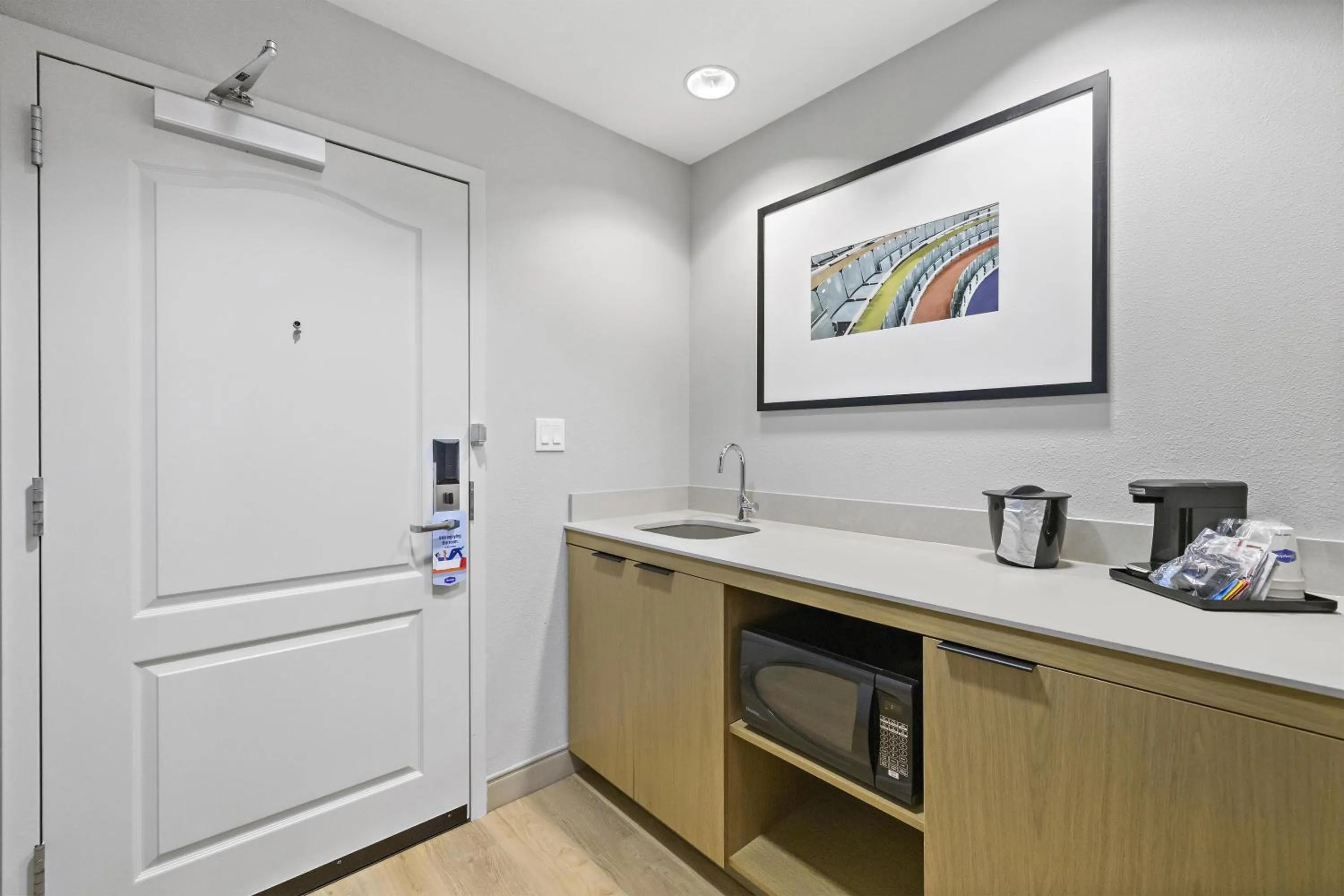 Photo of the whole room in Hampton Inn & Suites Lancaster