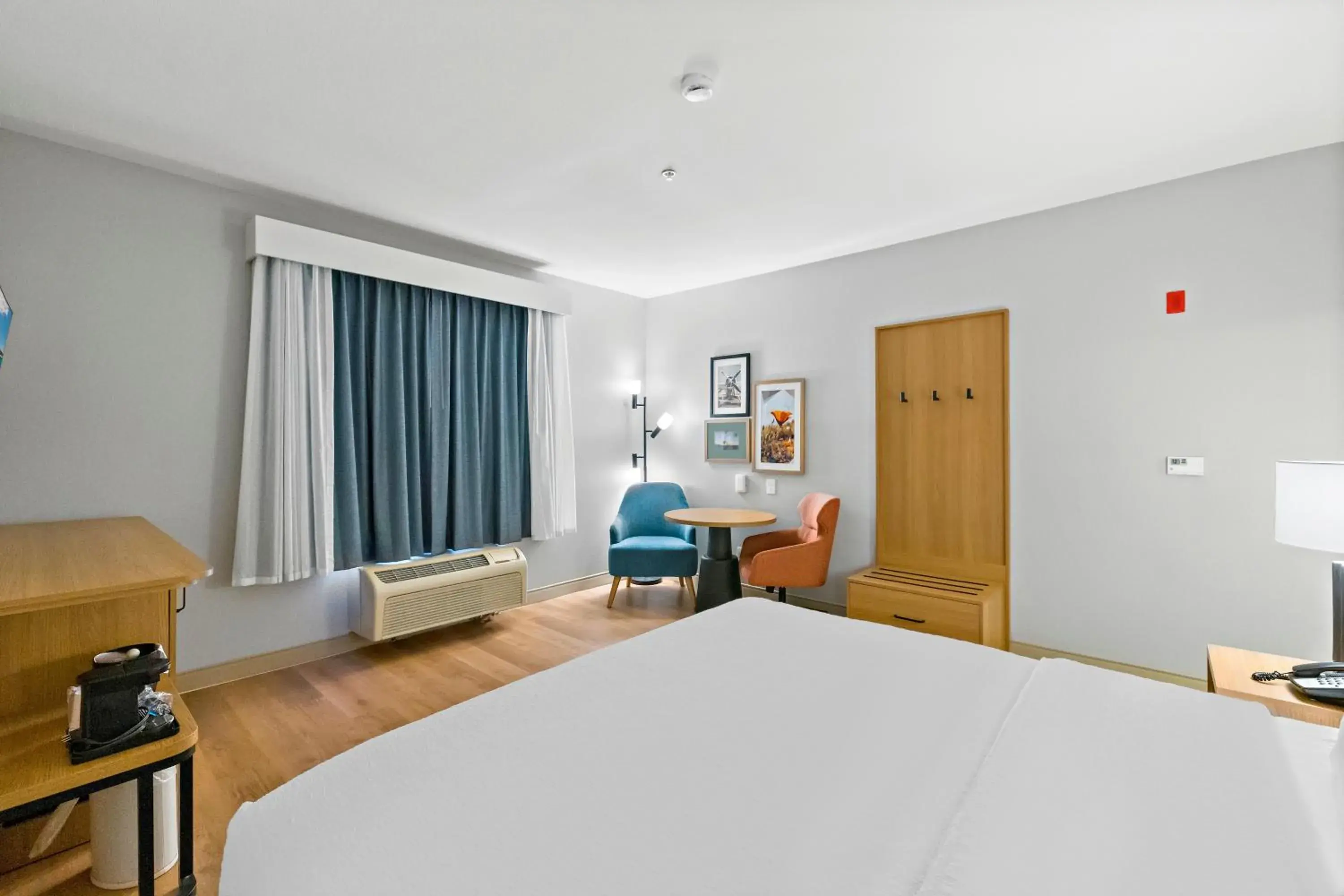 King Room - Mobility Access/Non-Smoking in Hampton Inn & Suites Lancaster King Room - Mobility Access/Non-Smoking in Hampton Inn & Suites Lancaster