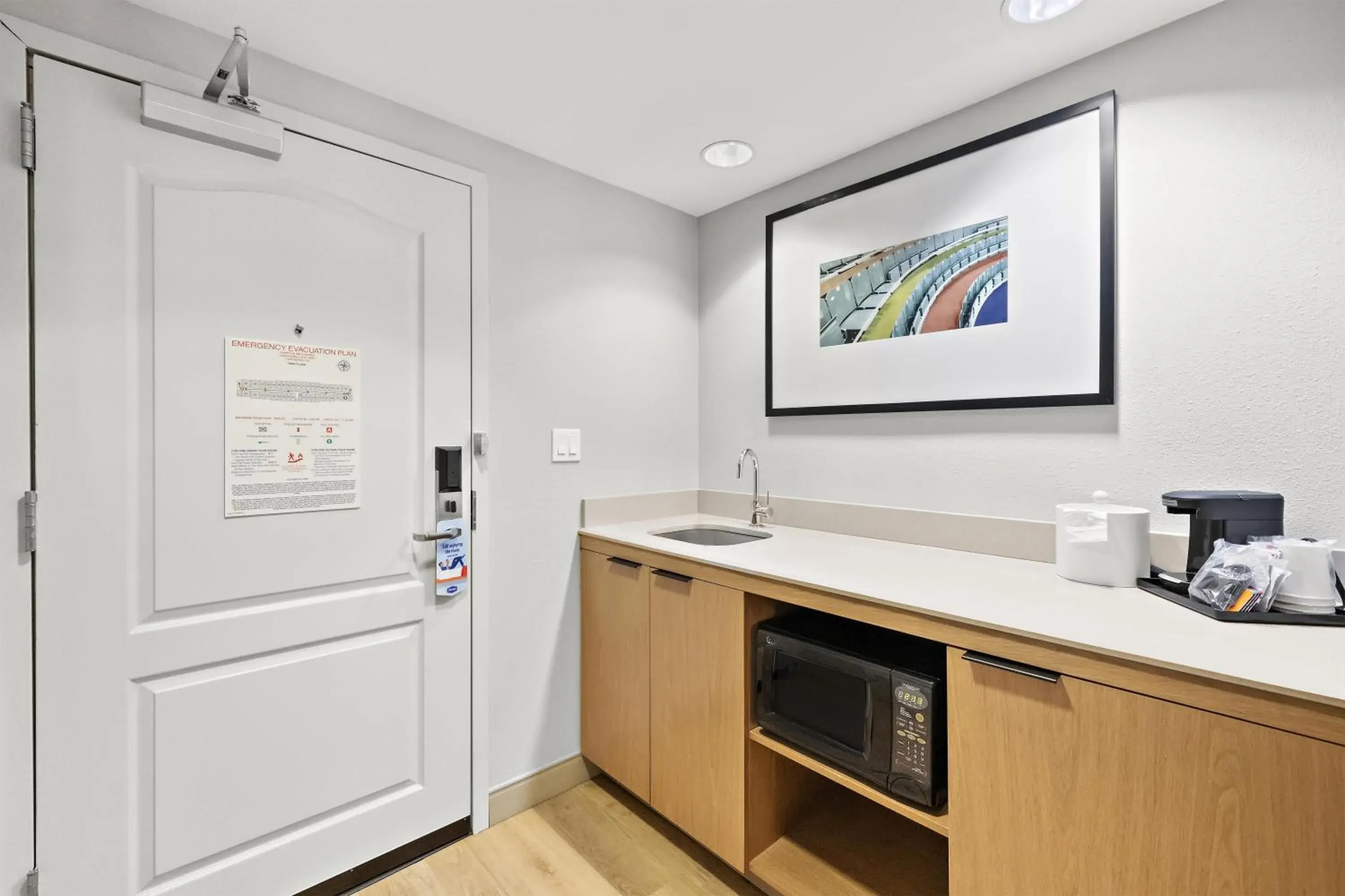 Photo of the whole room in Hampton Inn & Suites Lancaster Photo of the whole room in Hampton Inn & Suites Lancaster