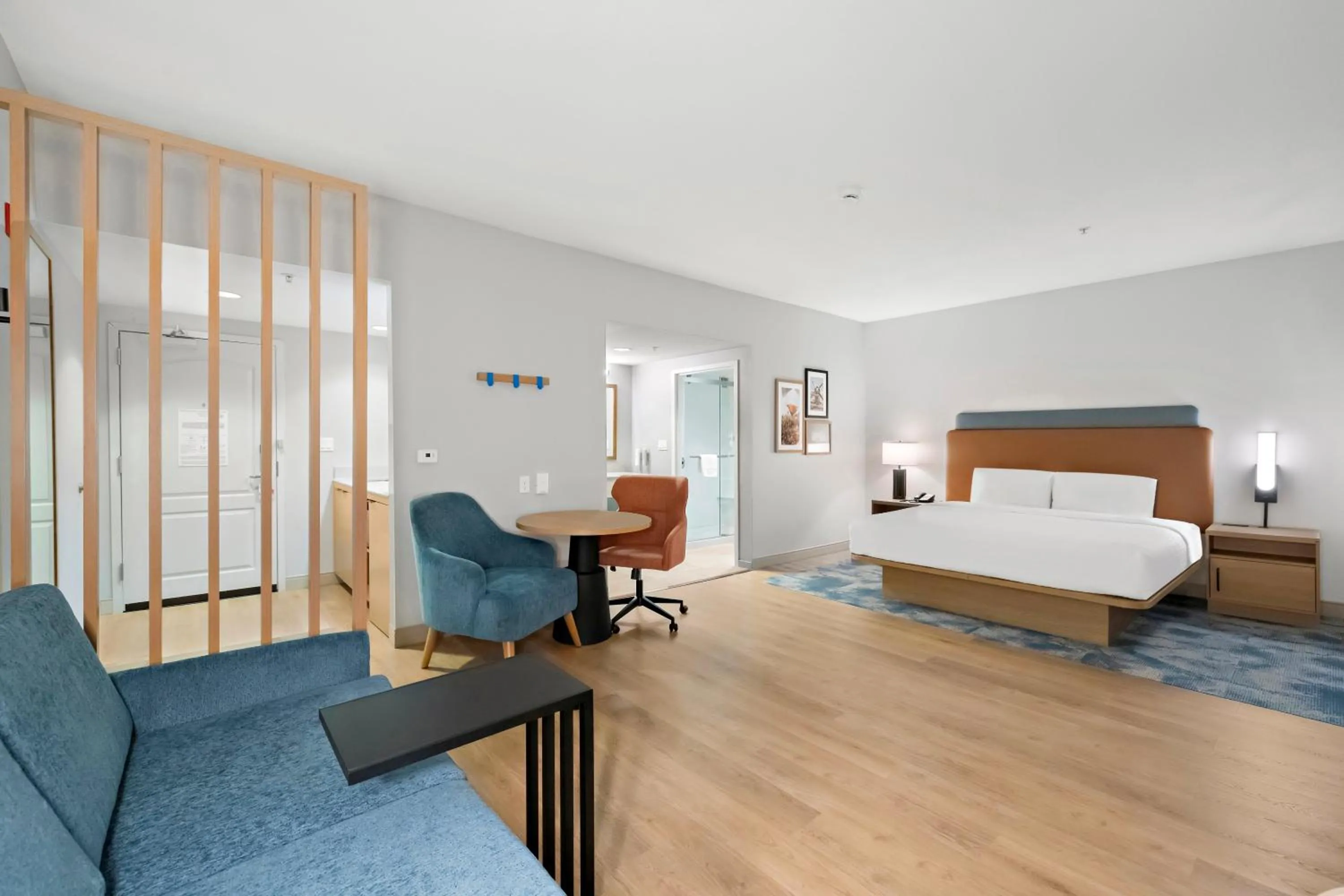 Bedroom, Bed in Hampton Inn & Suites Lancaster