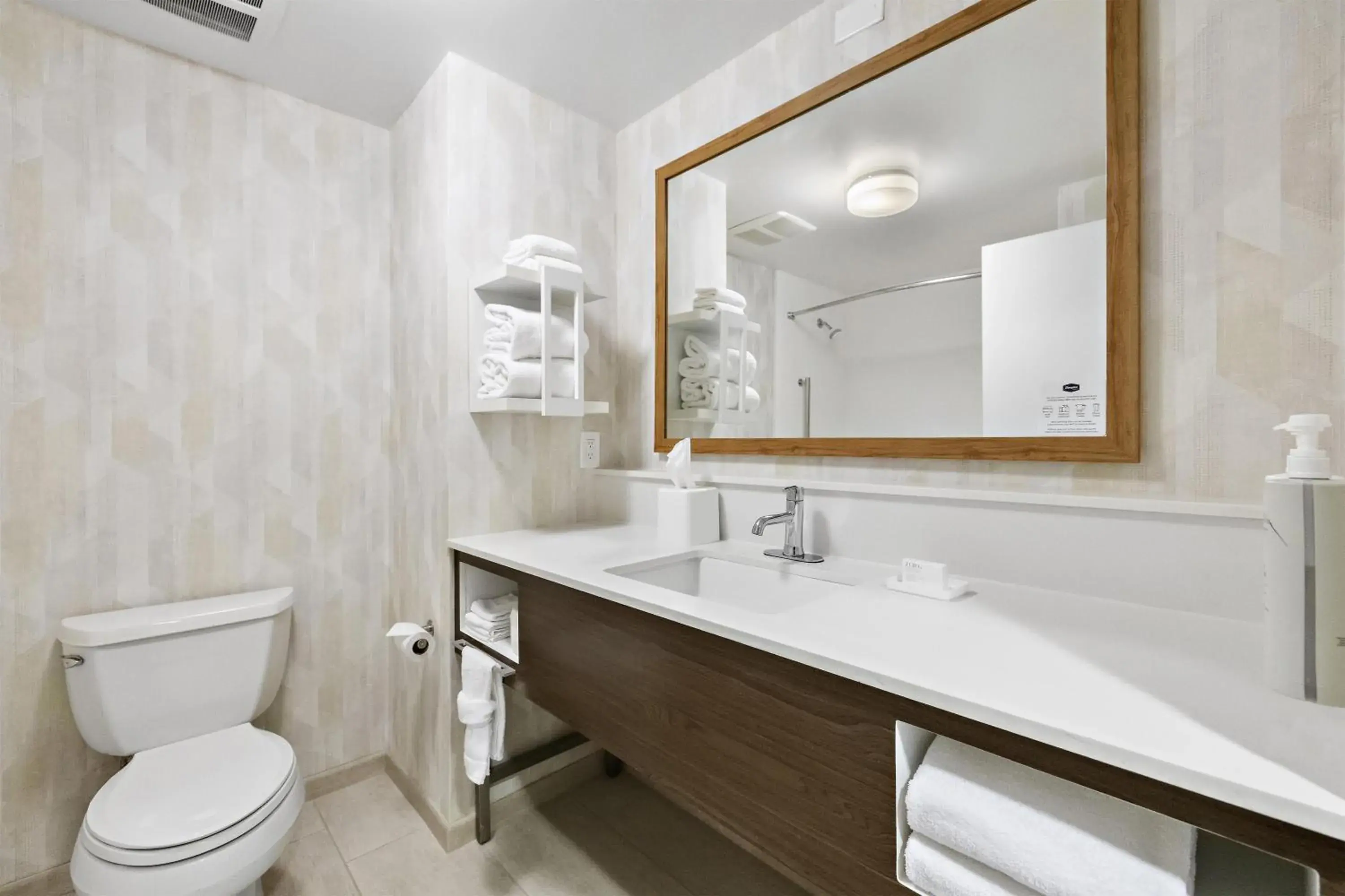 Bathroom in Hampton Inn & Suites Lancaster Bathroom in Hampton Inn & Suites Lancaster