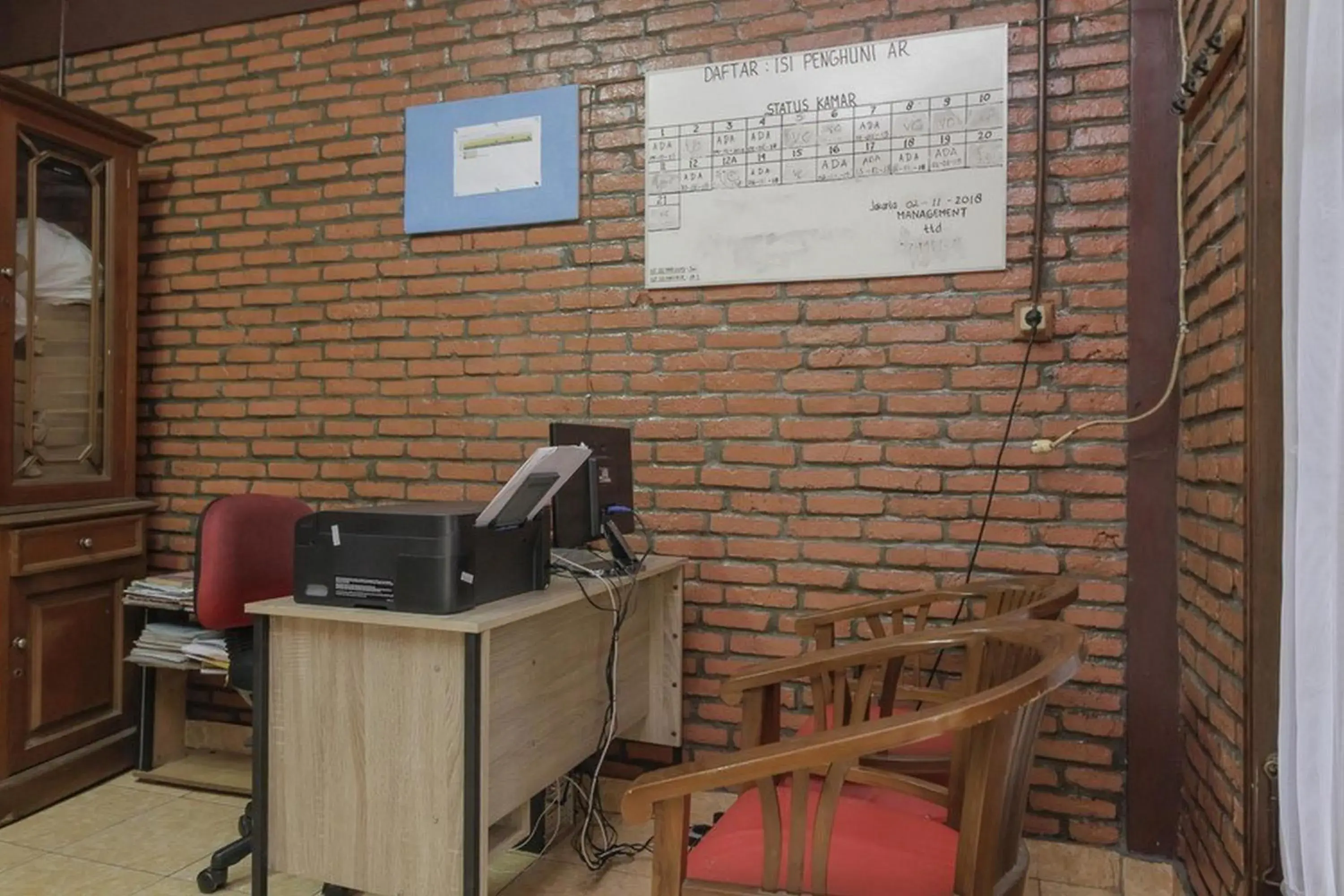 Lobby or reception in RedDoorz Plus At Ampera Raya Lobby or reception in RedDoorz Plus At Ampera Raya