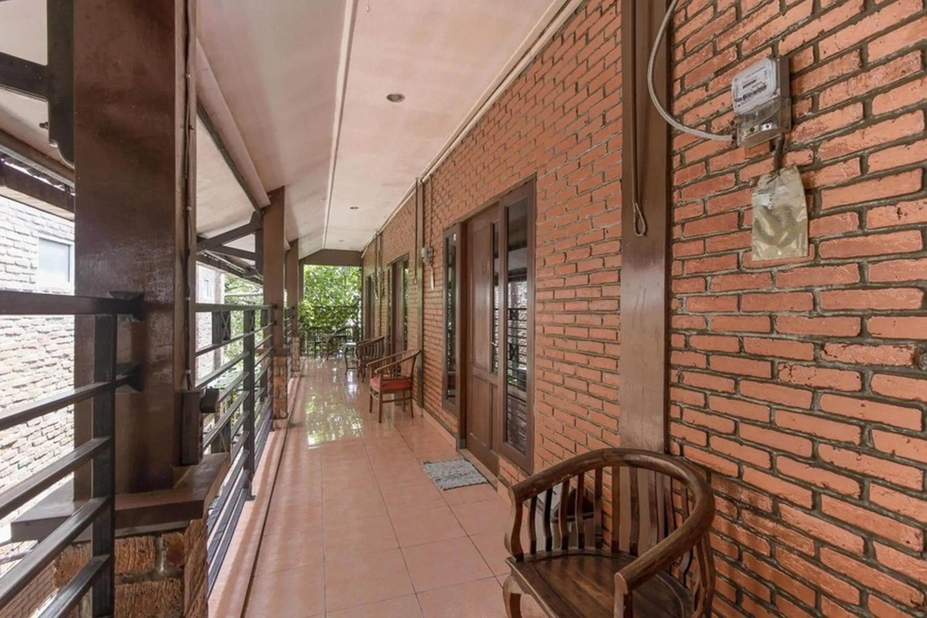 Property building in RedDoorz Plus At Ampera Raya Property building in RedDoorz Plus At Ampera Raya