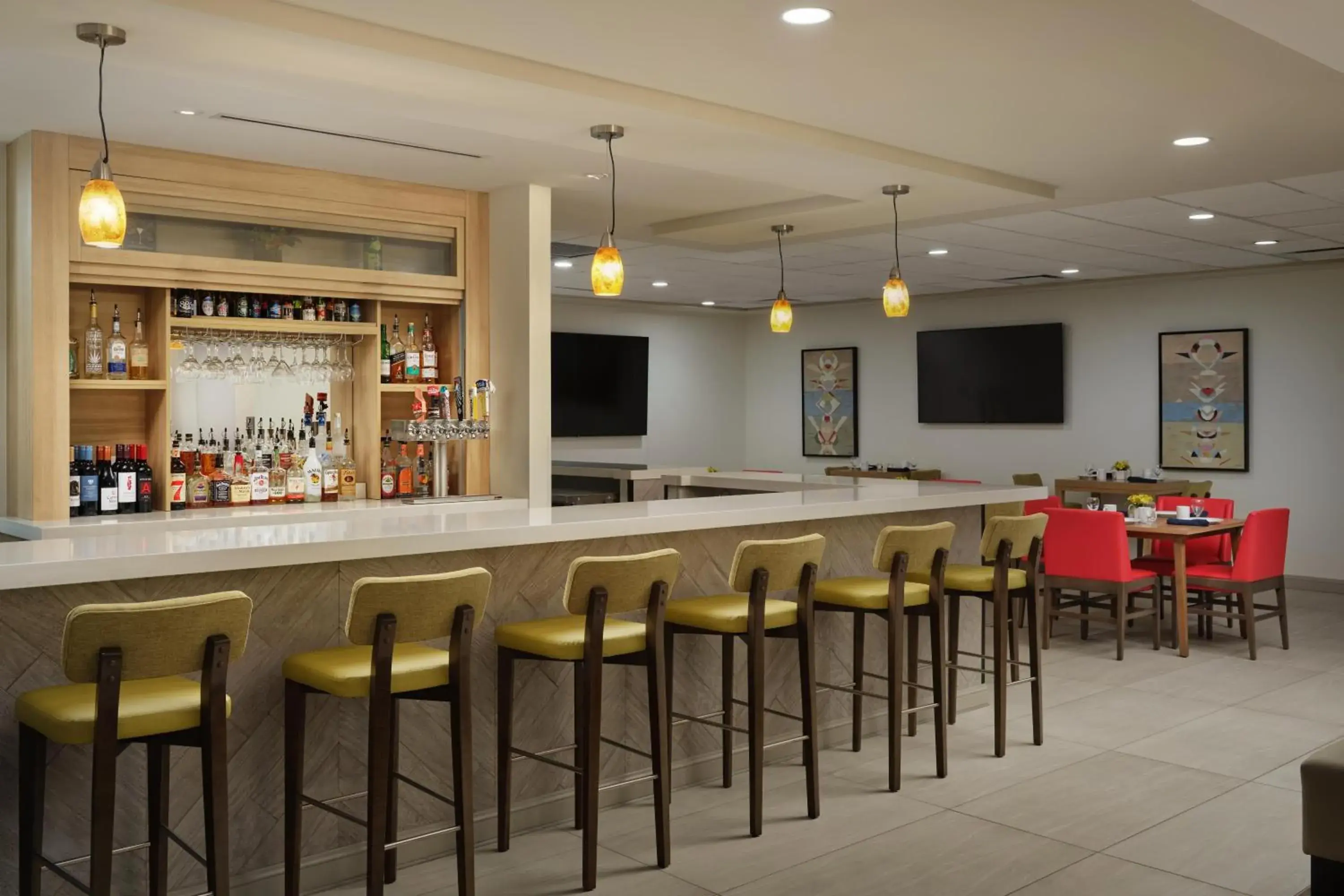 Lounge or bar in Hilton Garden Inn Phoenix North Happy Valley Lounge or bar in Hilton Garden Inn Phoenix North Happy Valley