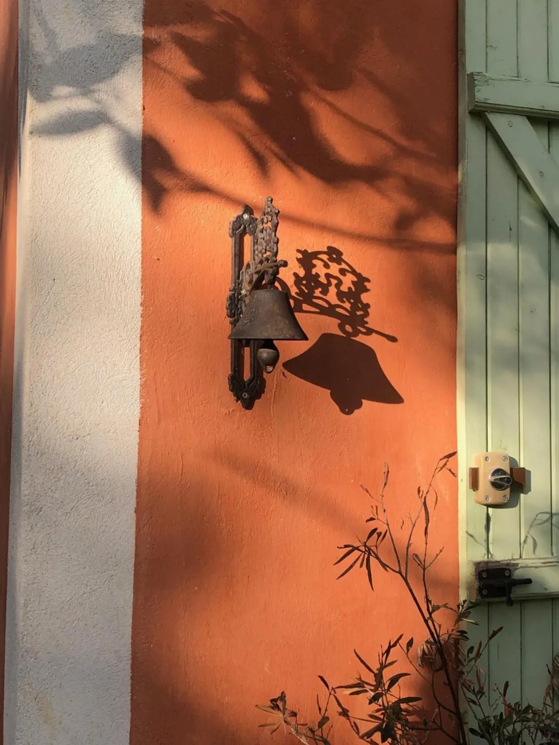 Decorative detail in Le Pavillon Vert - B&B