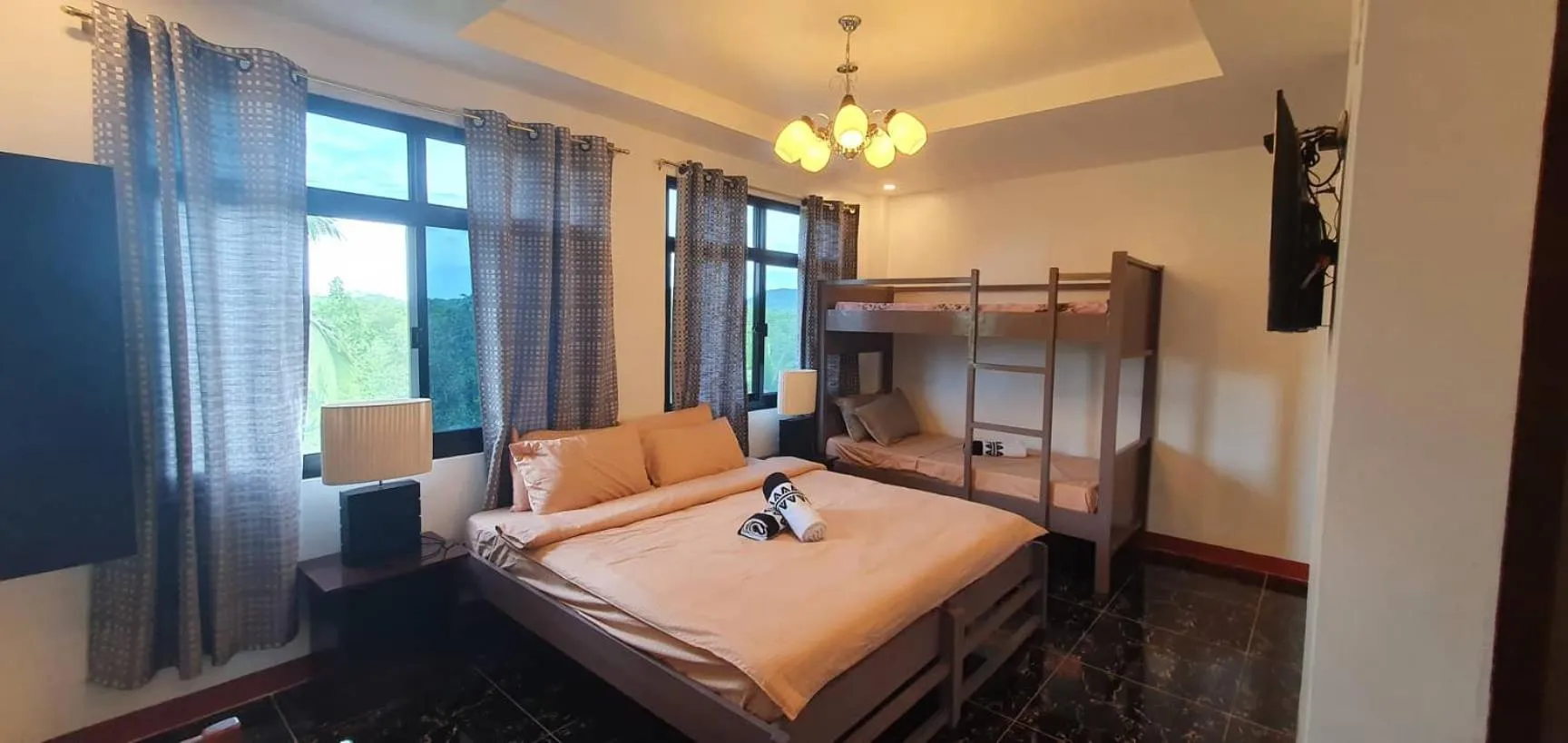 Photo of the whole room, Bed in West Atlantic Inn