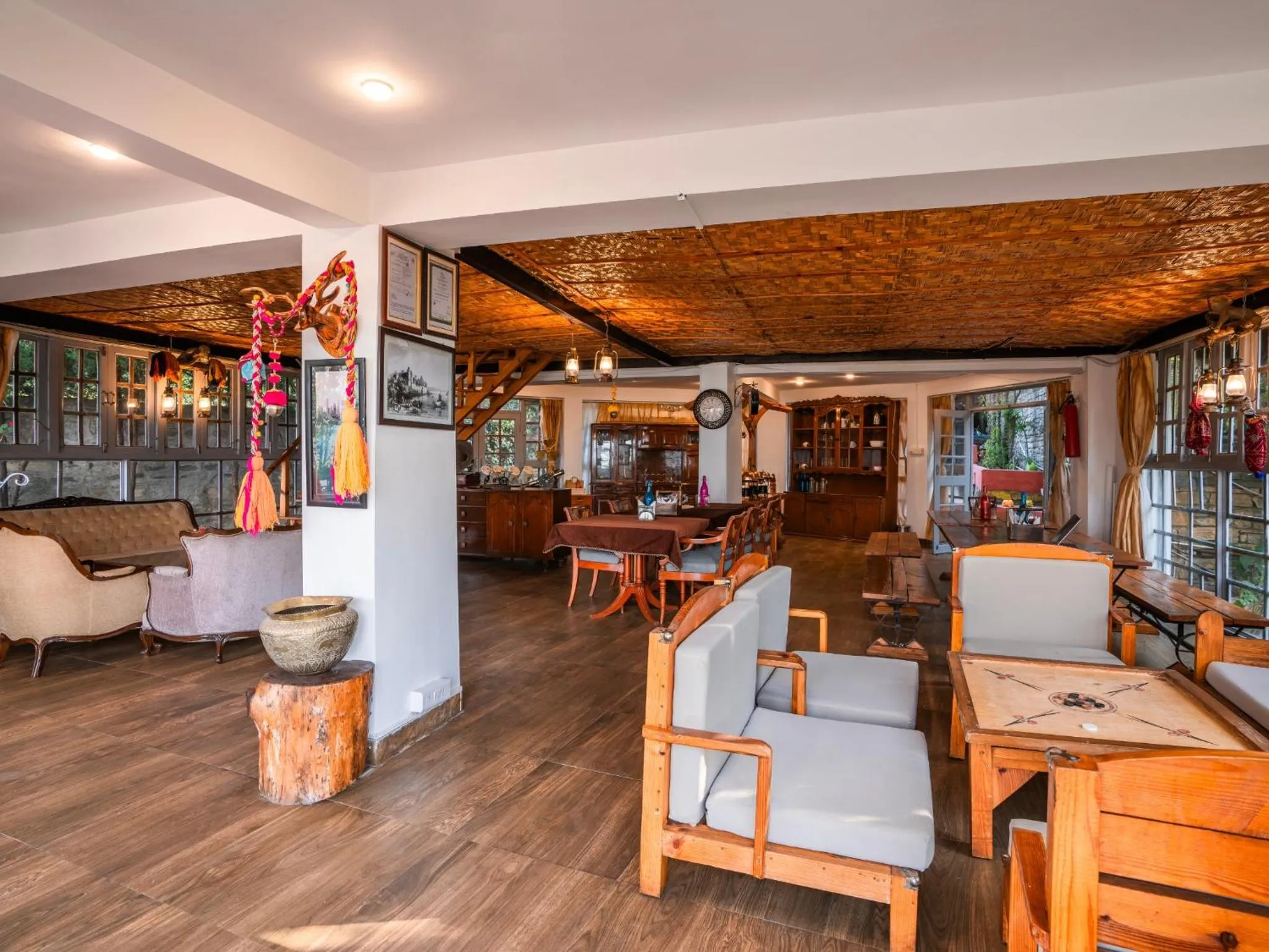 Restaurant/places to eat in Moustache Select Mukteshwar