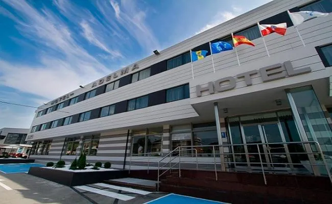 Facade/entrance in Hotel Adelma