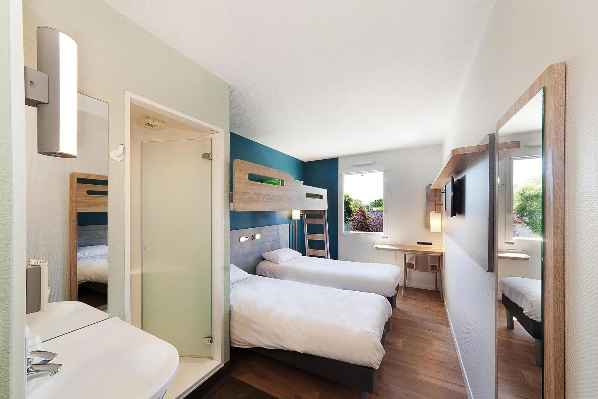 Bed in ibis budget Saint Gaudens