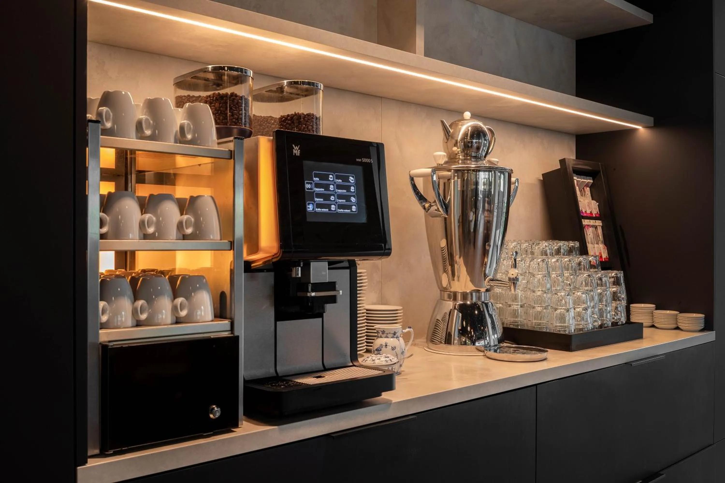 Coffee/tea facilities in U Parkhotel