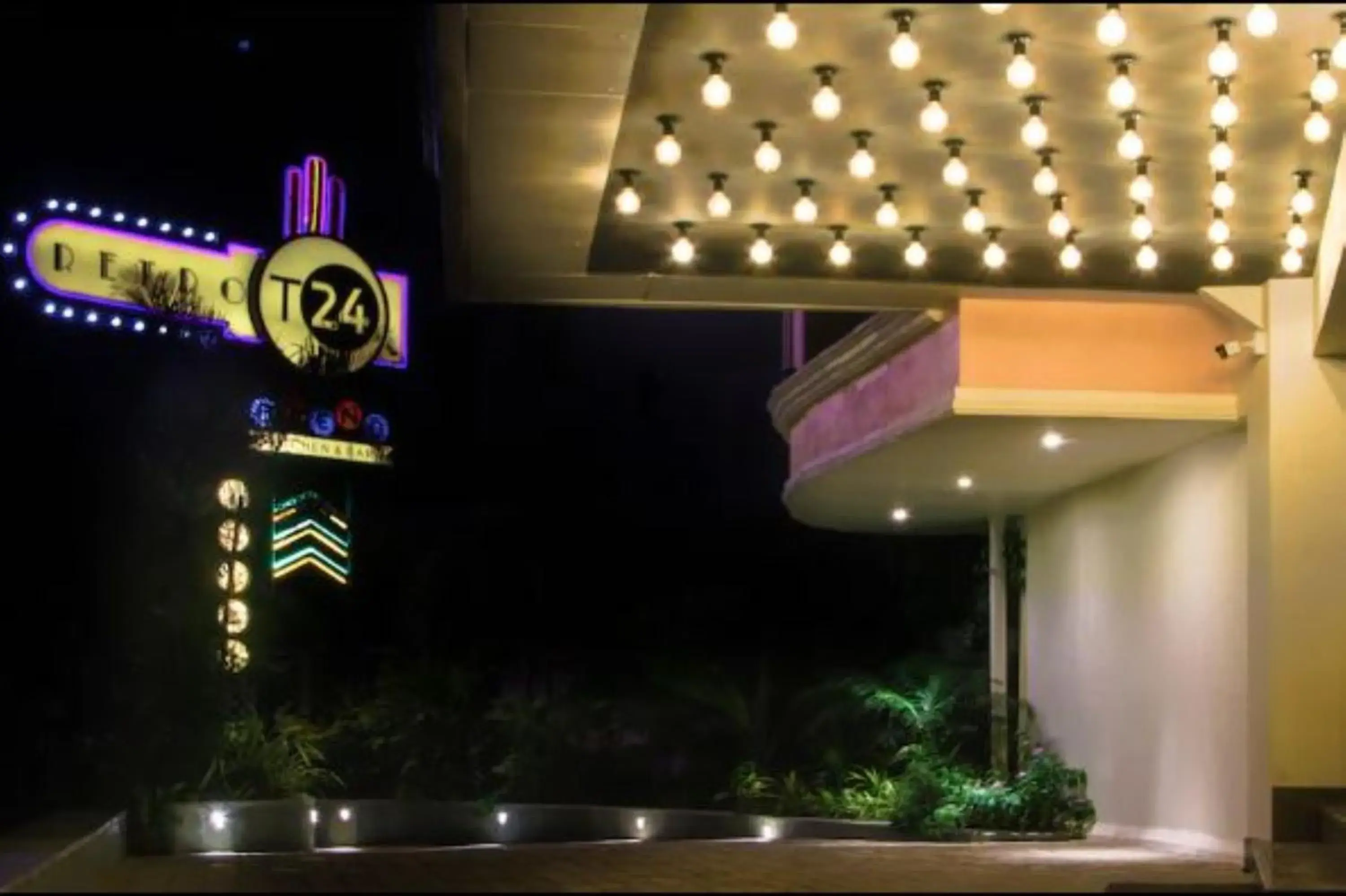 Facade/entrance in T24 Retro Facade/entrance in T24 Retro