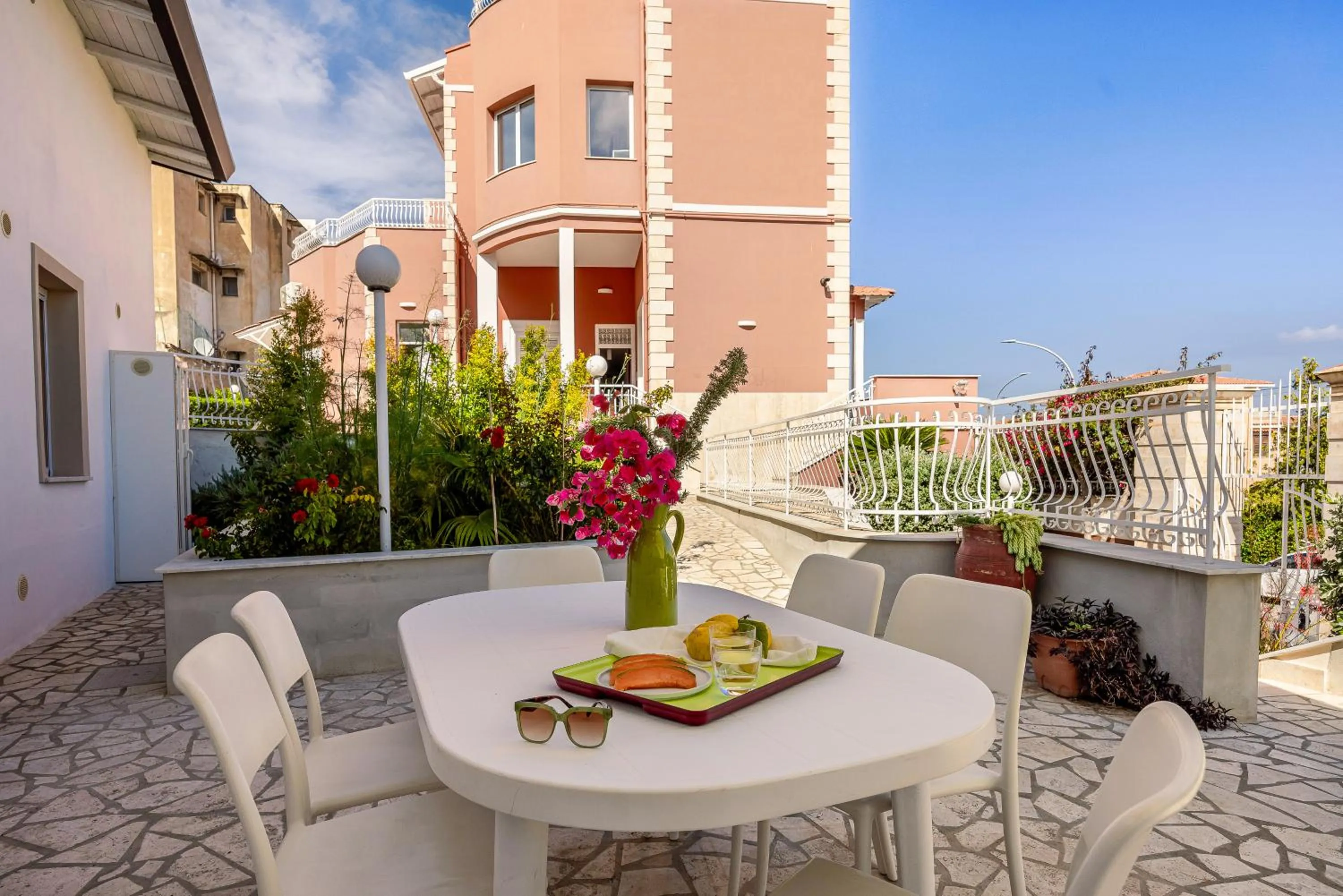 Property building in Villa Edera Rental Room