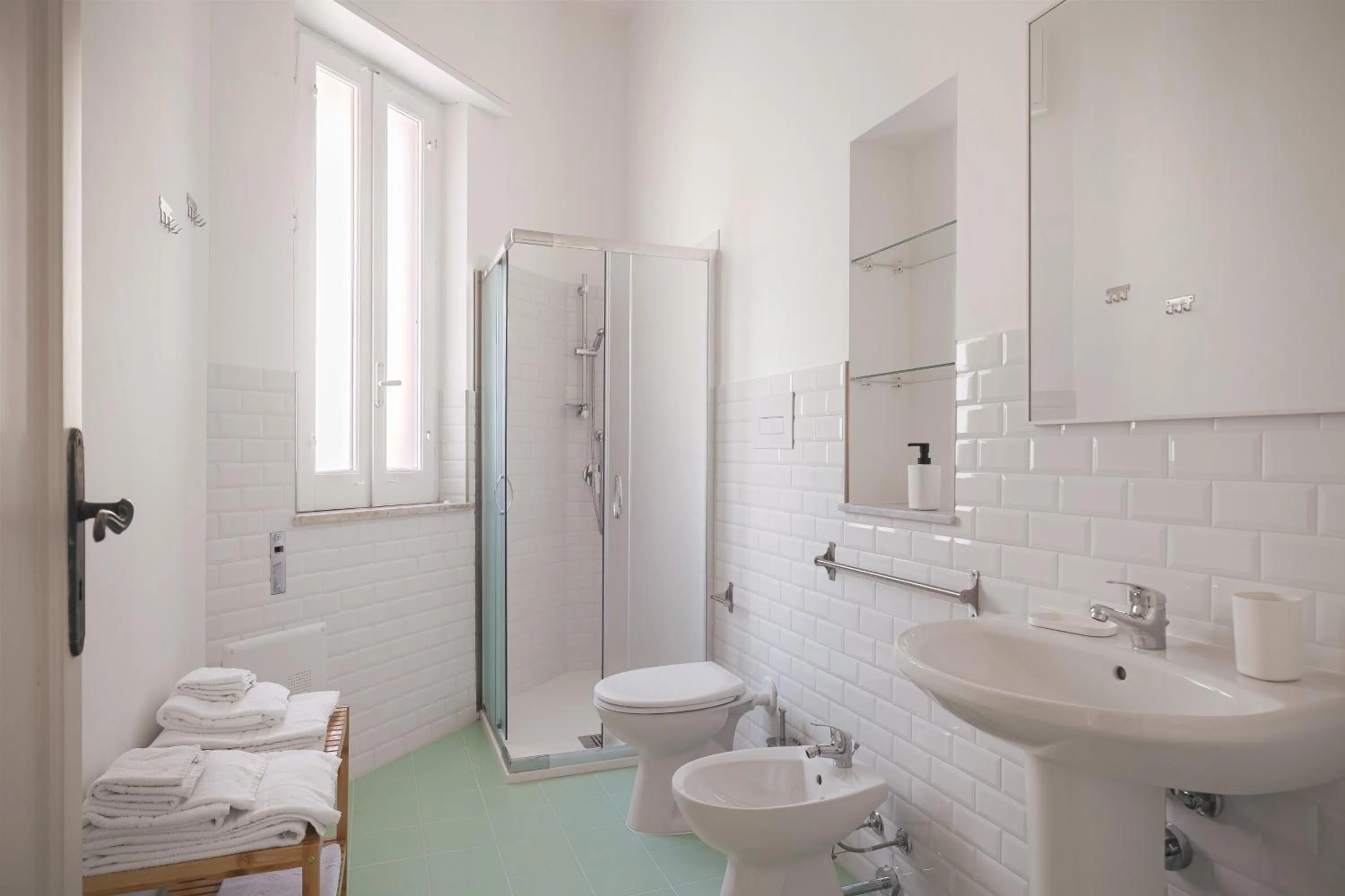 Shower in Villa Edera Rental Room