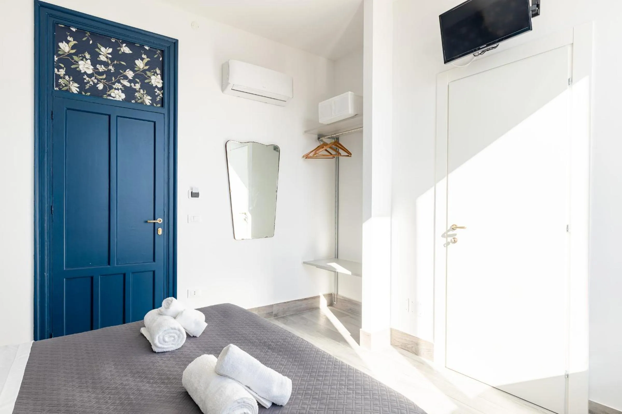 Bed in Villa Edera Rental Room