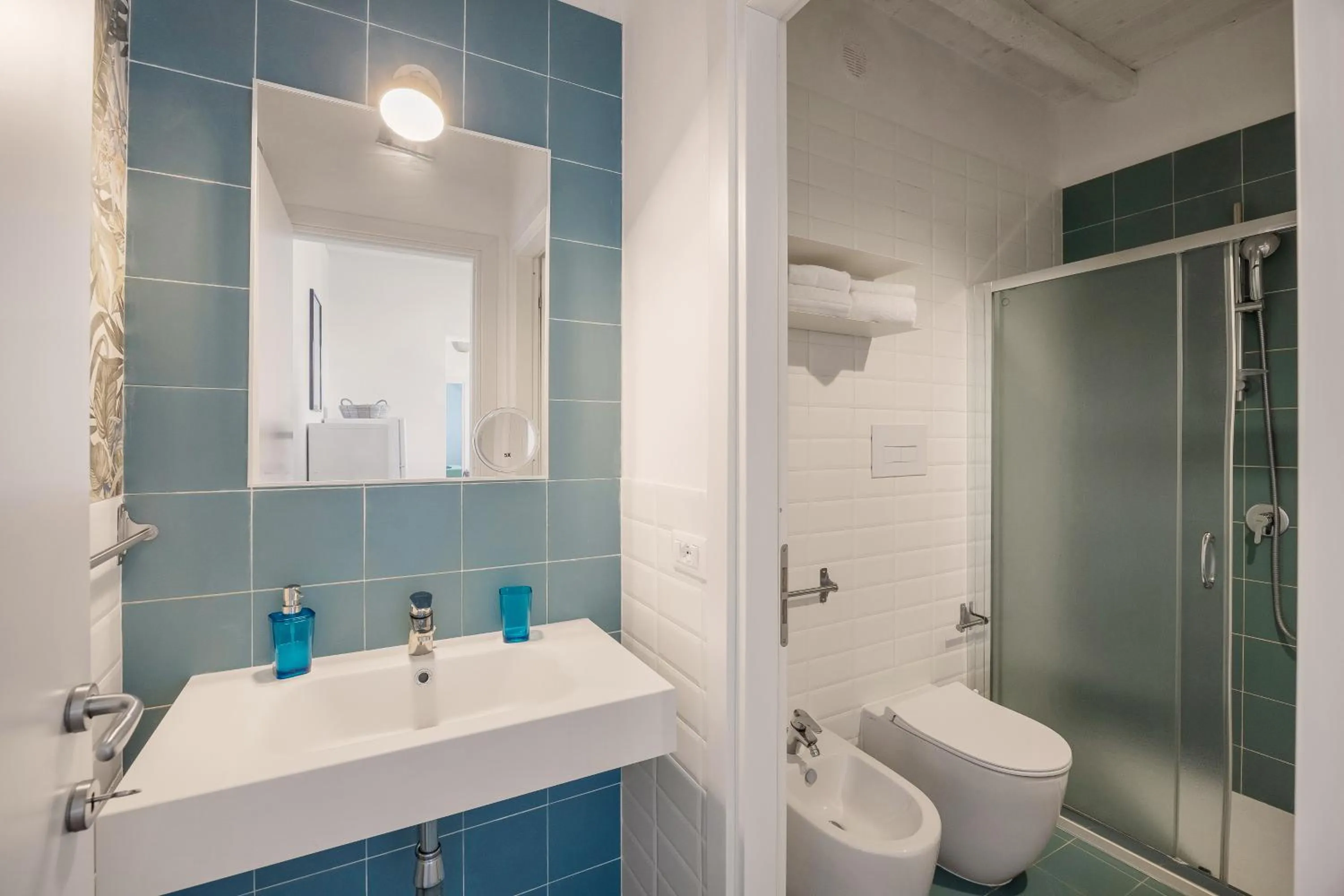 Shower in Villa Edera Rental Room