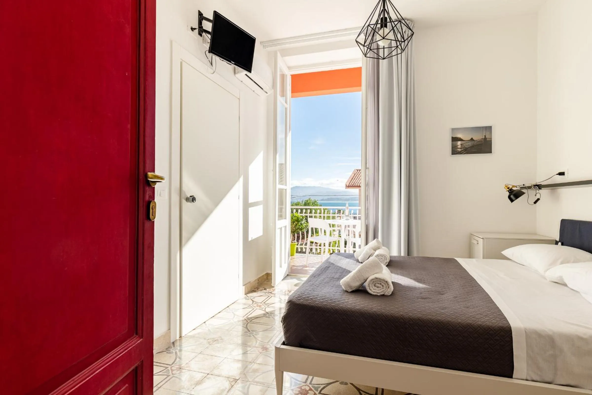 Balcony/Terrace, Bed in Villa Edera Rental Room