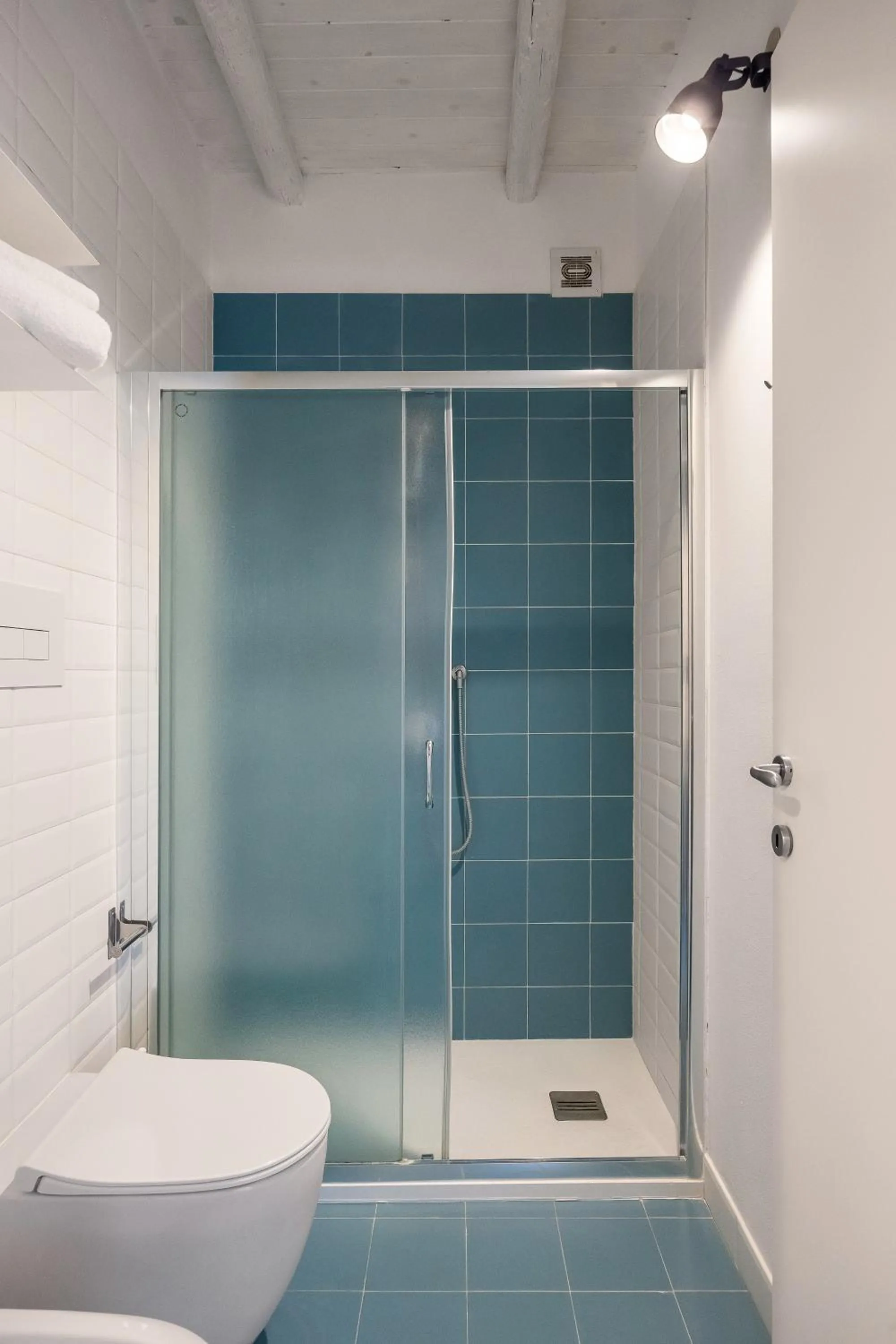 Shower in Villa Edera Rental Room