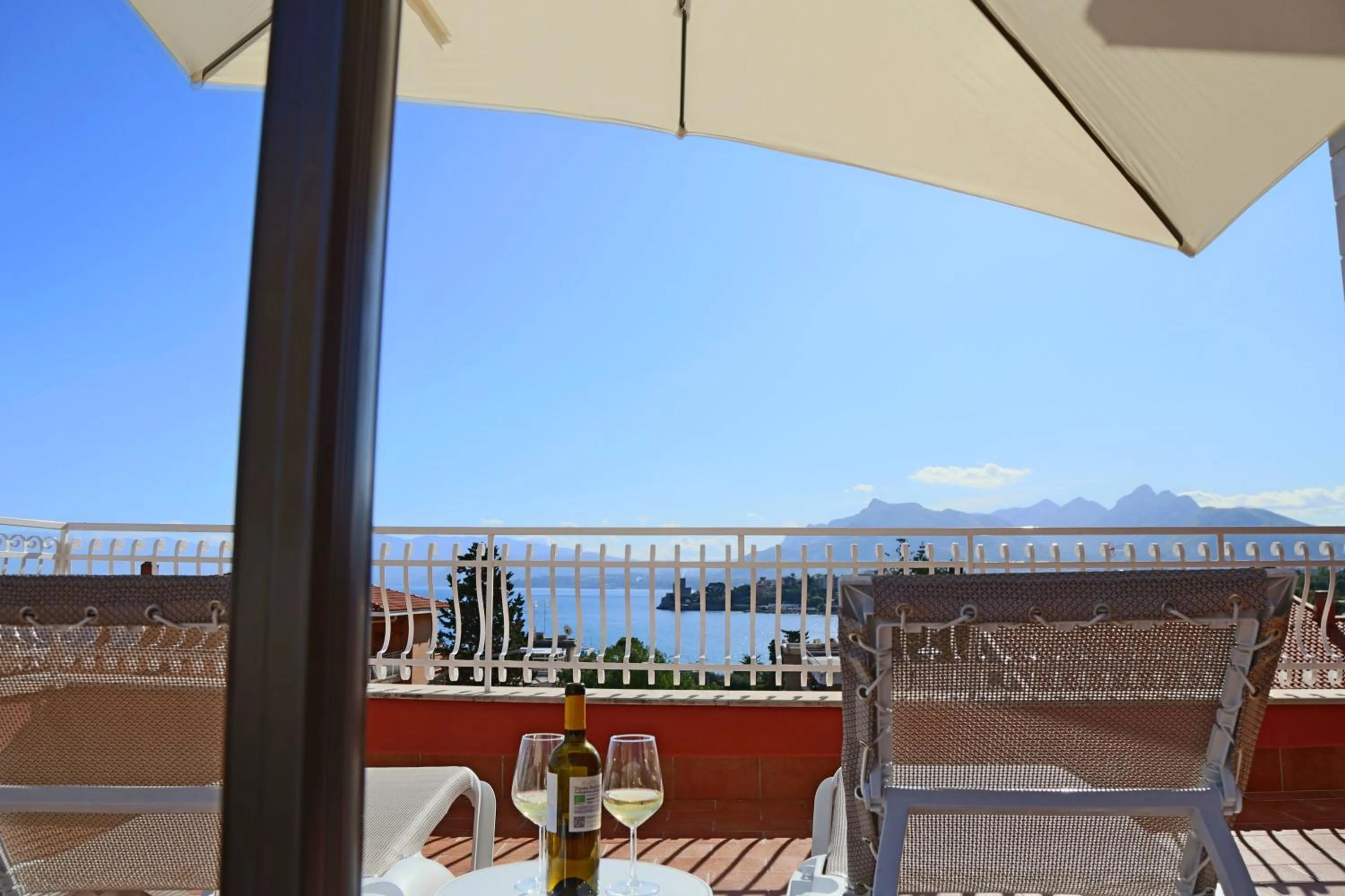 Balcony/Terrace in Villa Edera Rental Room