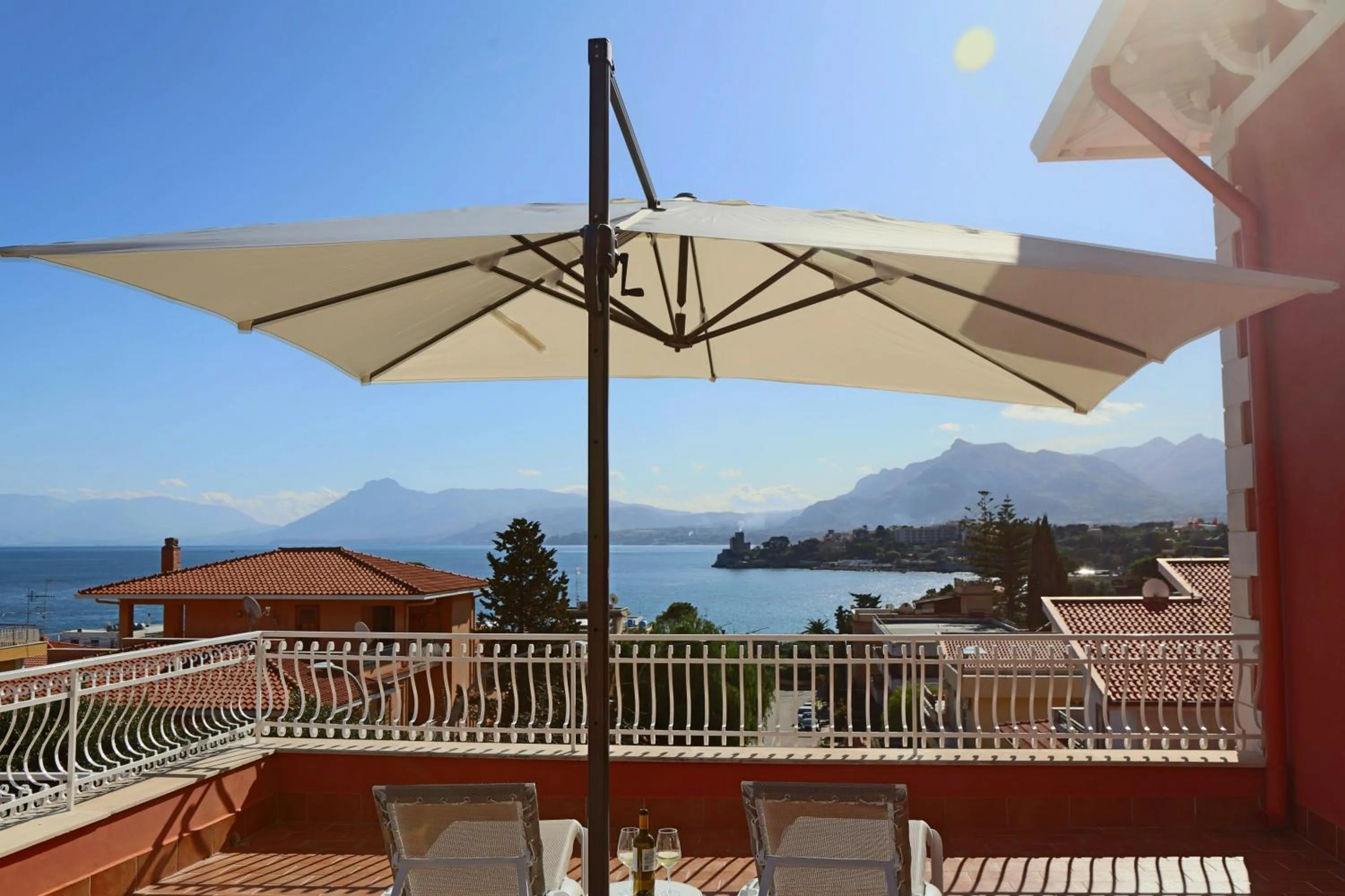 Balcony/Terrace in Villa Edera Rental Room