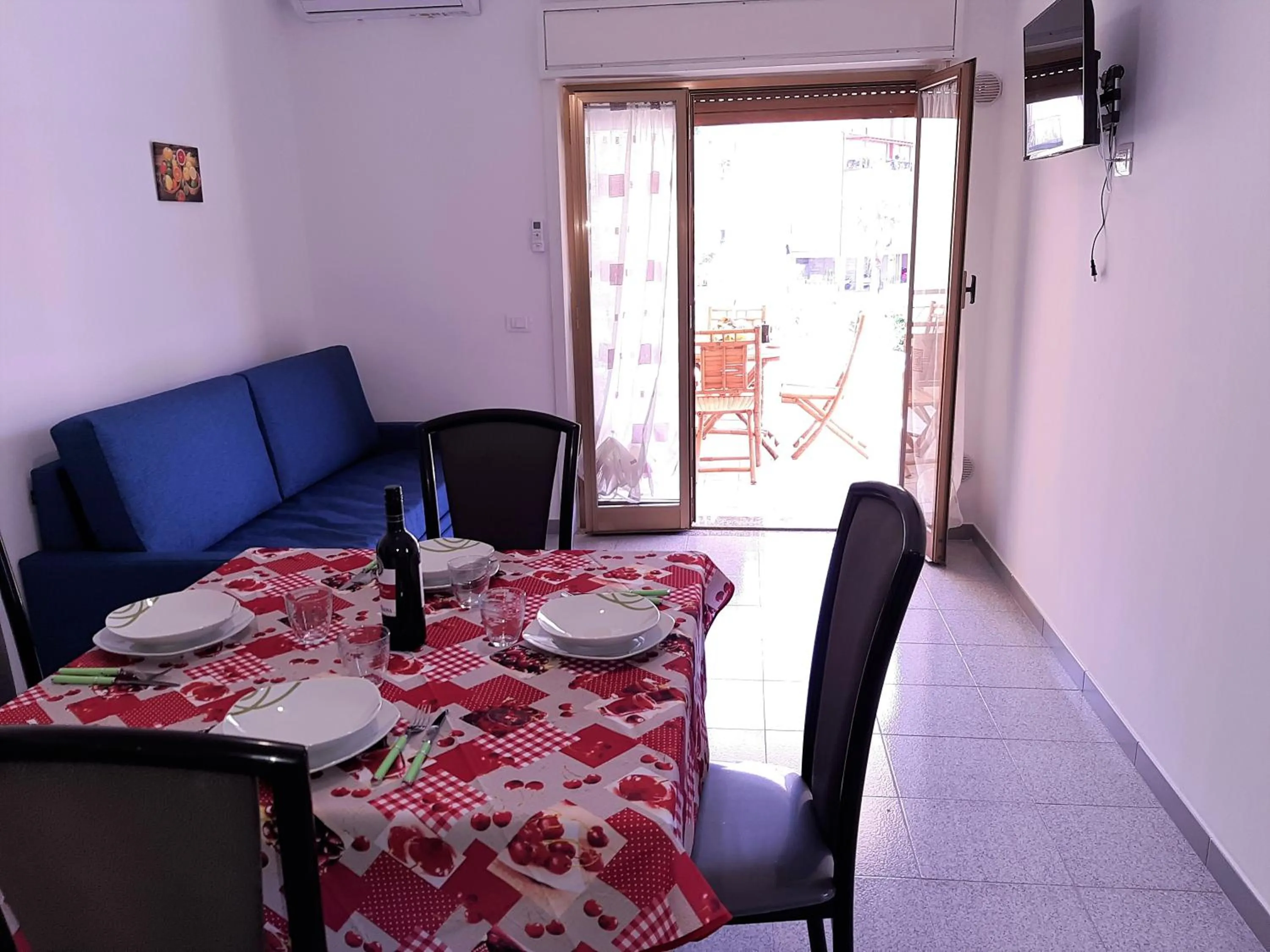 Patio in Living Piraino case vacanze