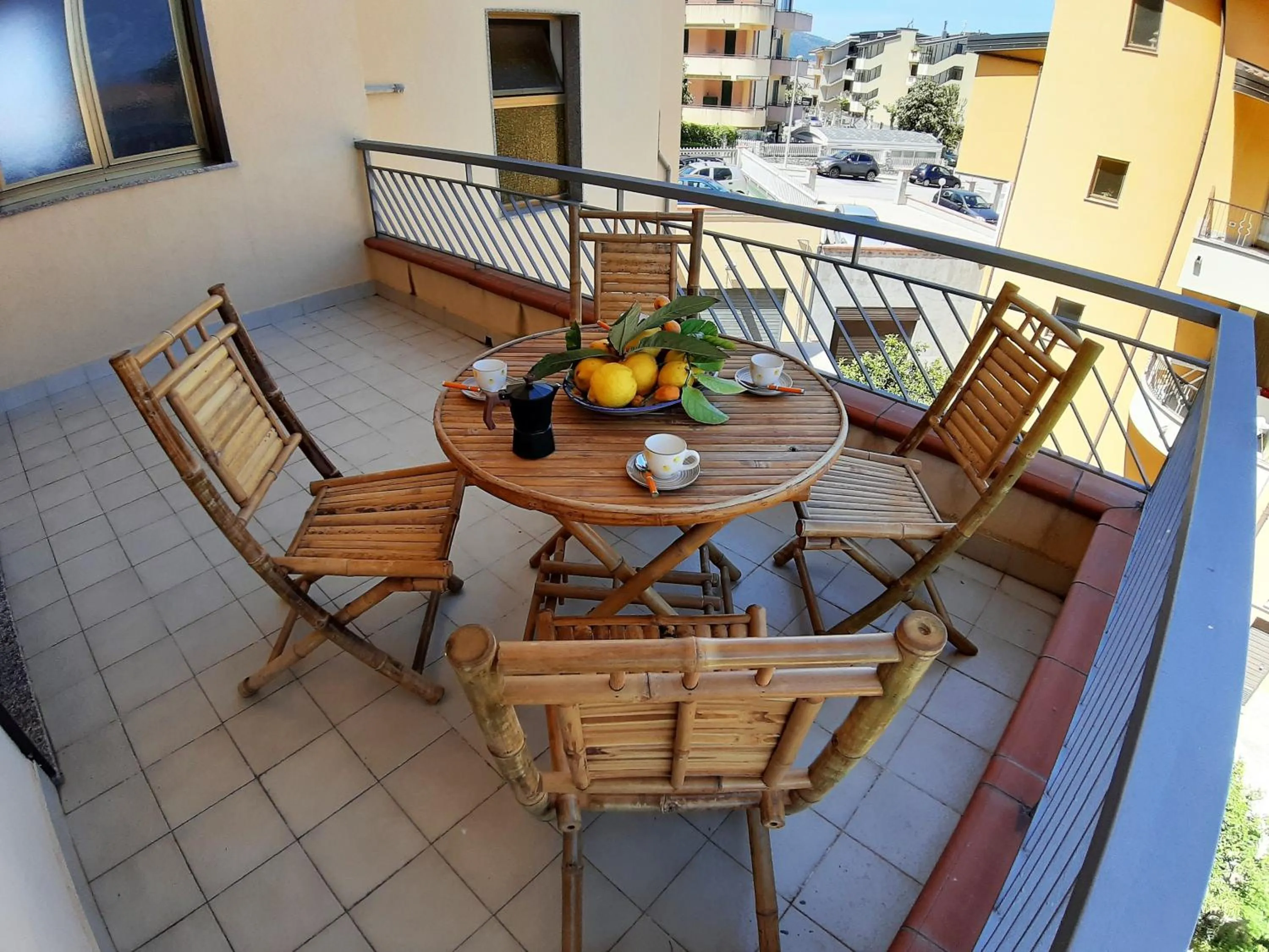 Patio in Living Piraino case vacanze