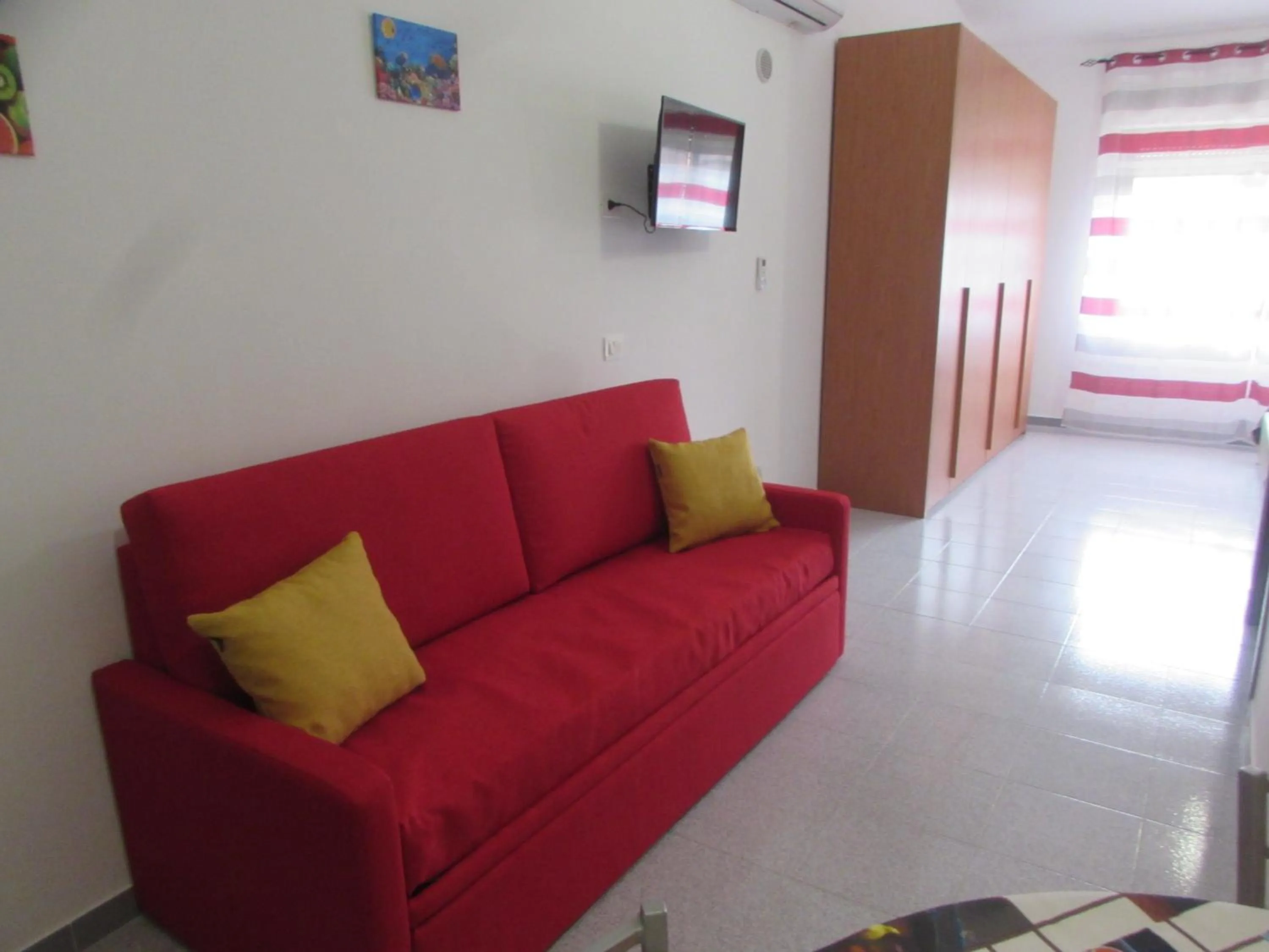 TV and multimedia in Living Piraino case vacanze