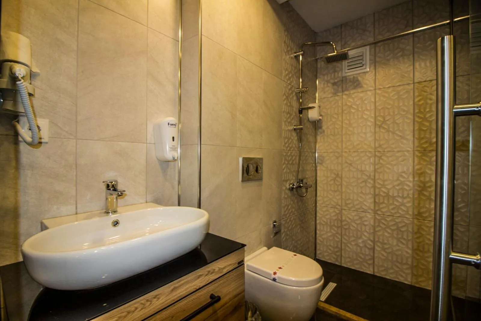 Shower in Hit Suites Avcilar Hotel