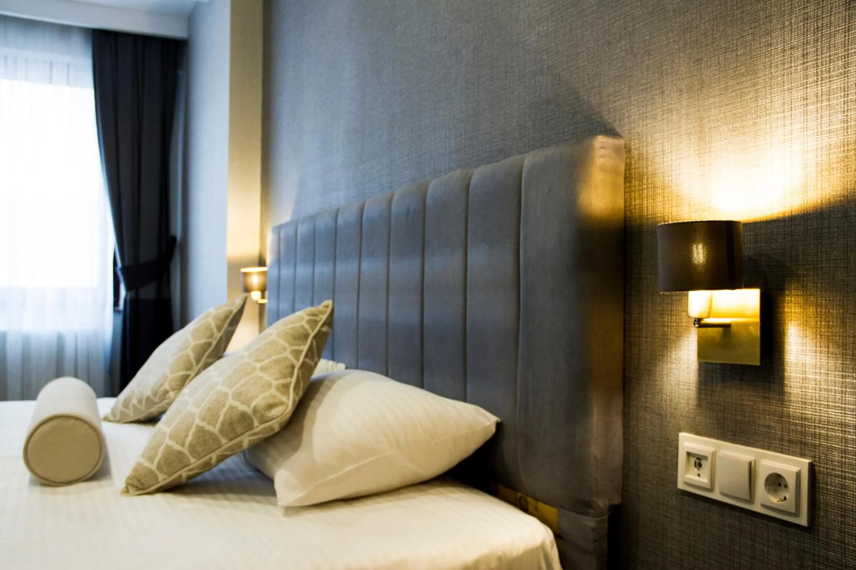 Decorative detail, Bed in Hit Suites Avcilar Hotel