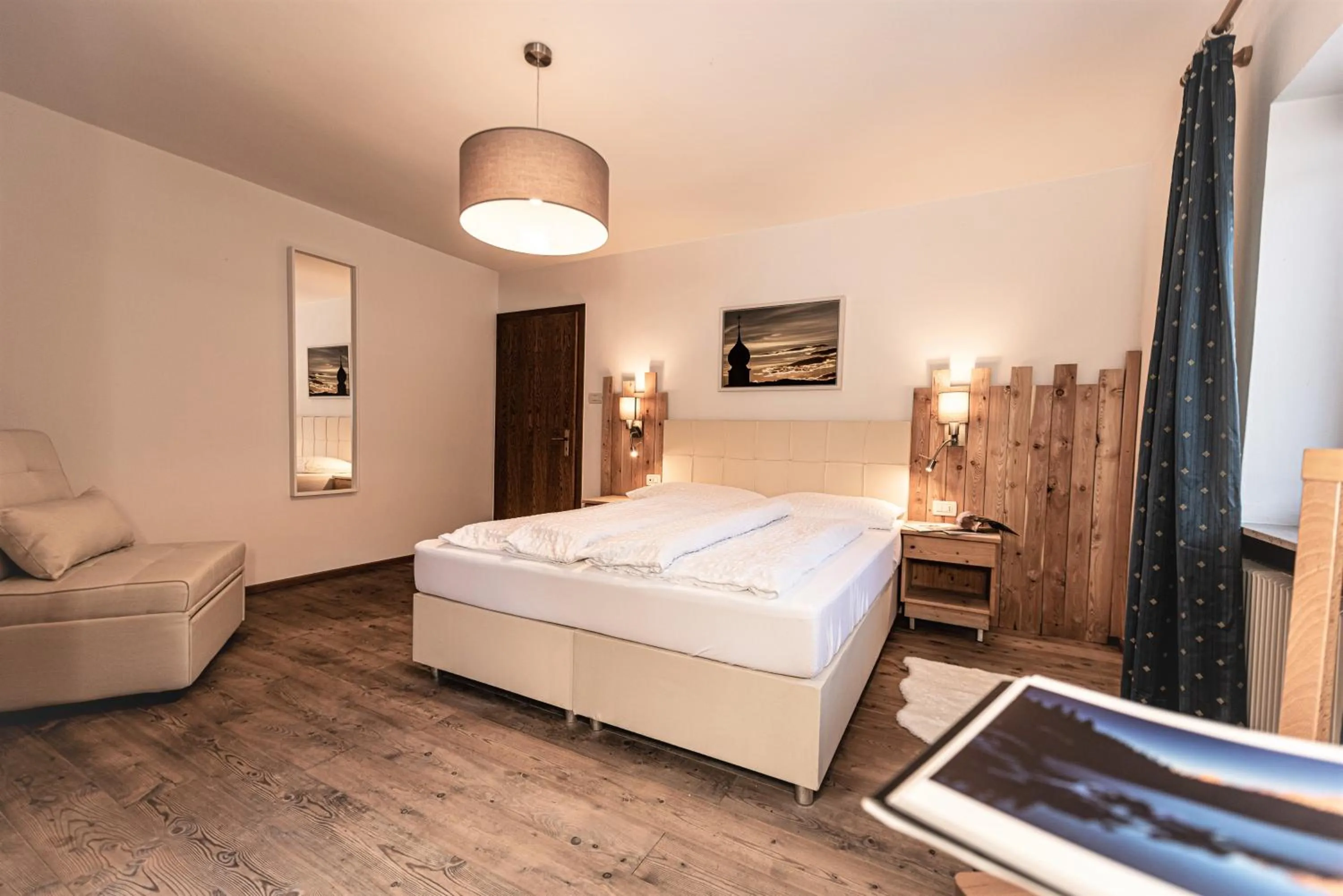 Photo of the whole room in Hotel Profanter