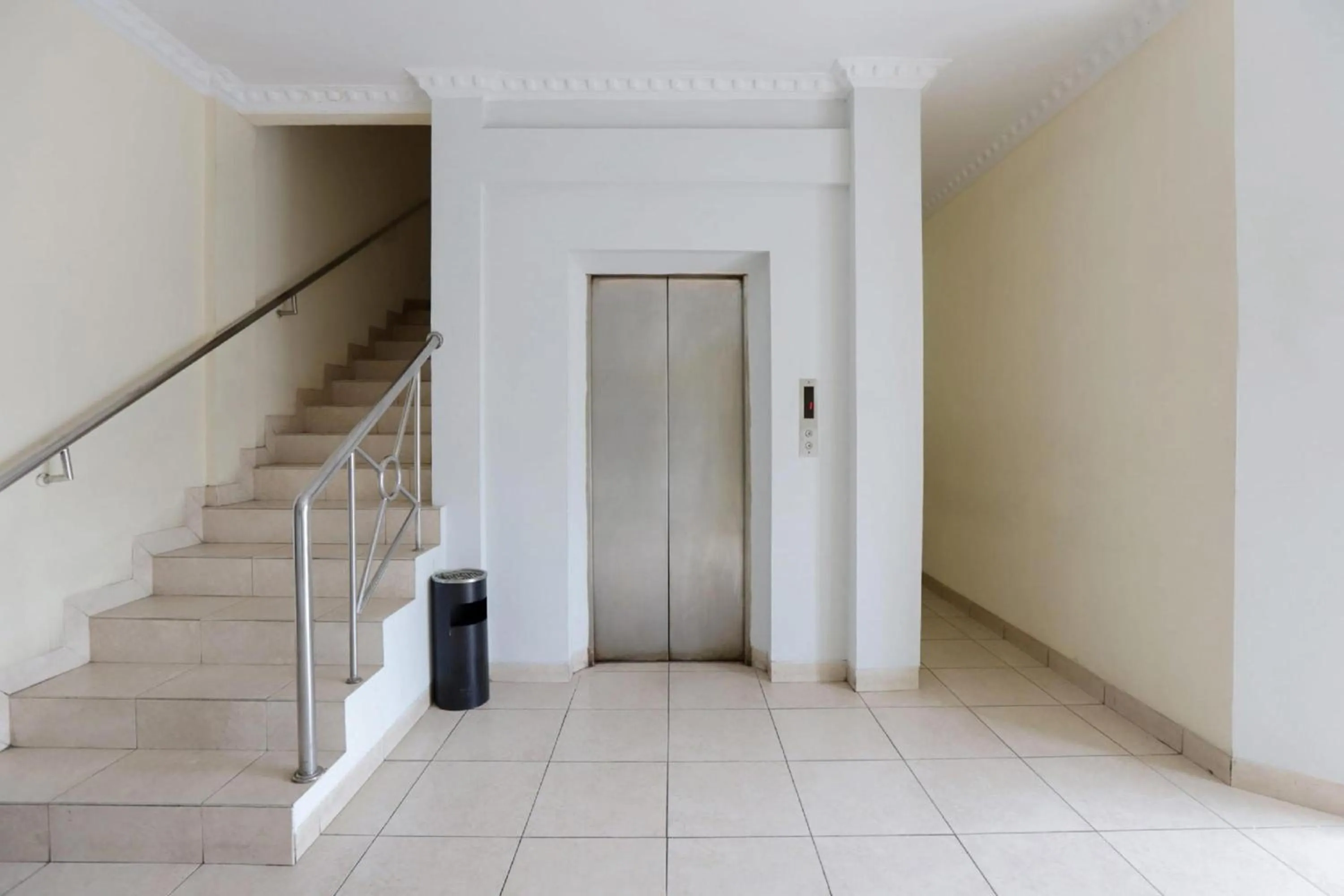 Lobby or reception in Collection O Mangga Besar Near Lokasari Square Formerly 45 Residence