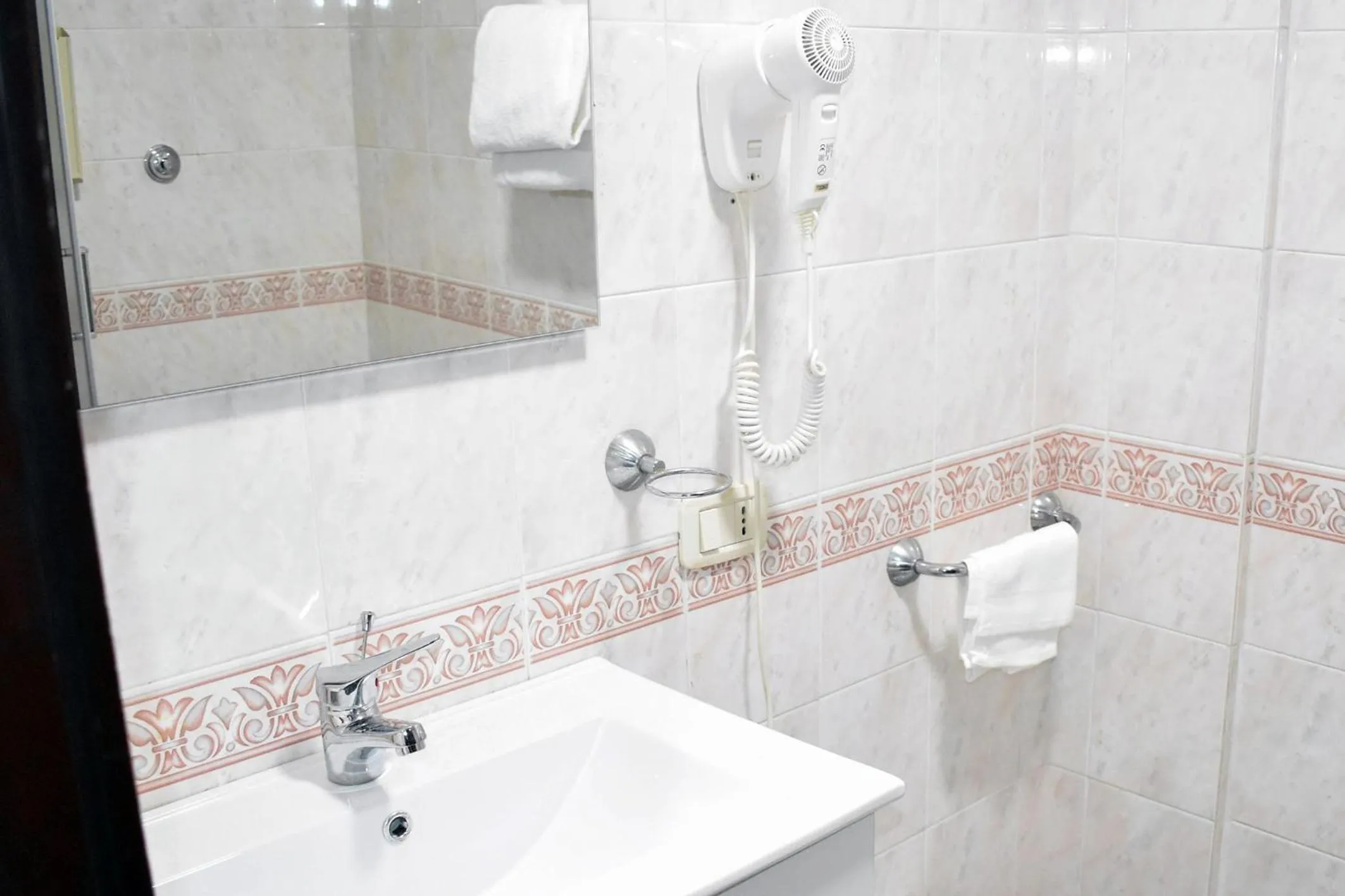 Toilet in HOTEL IL PARCO - Parking Free & Restaurant - Hotel