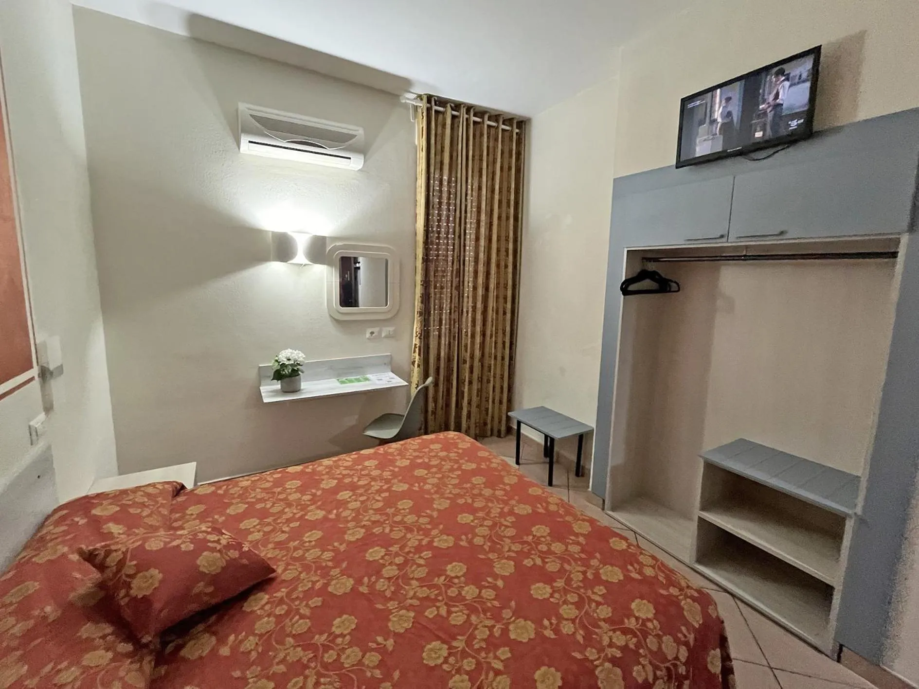 Bed in HOTEL IL PARCO - Parking Free & Restaurant - Hotel