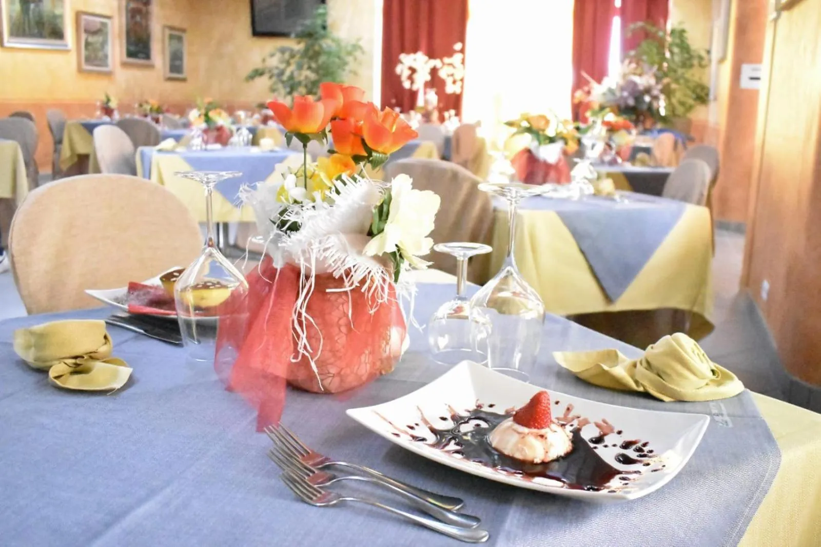 Restaurant/places to eat in HOTEL IL PARCO - Parking Free & Restaurant - Hotel